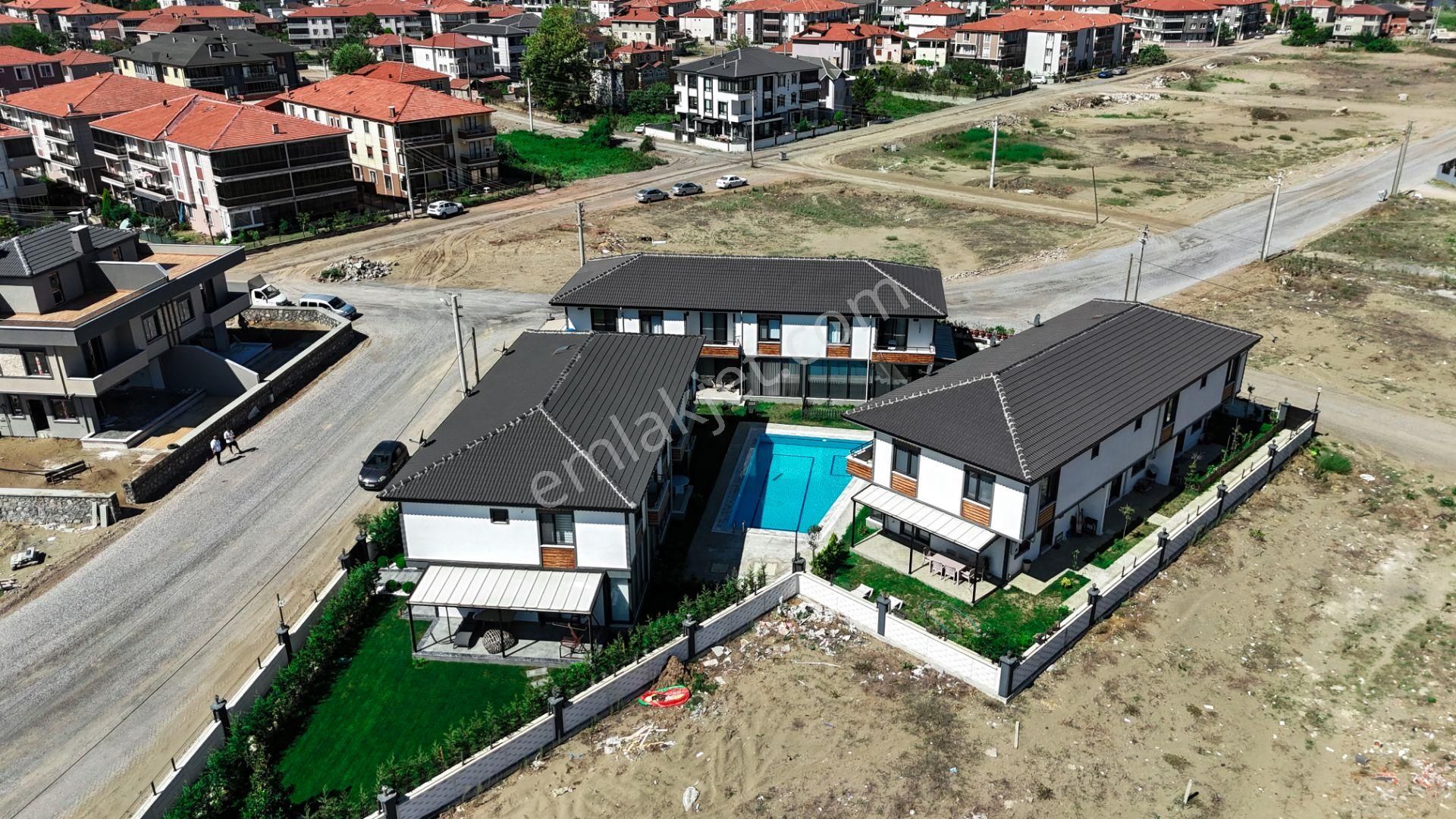 Karasu’da Denize Karşı Son Villalardan 3+1 Havuzlu Dubleks - Görsel 10