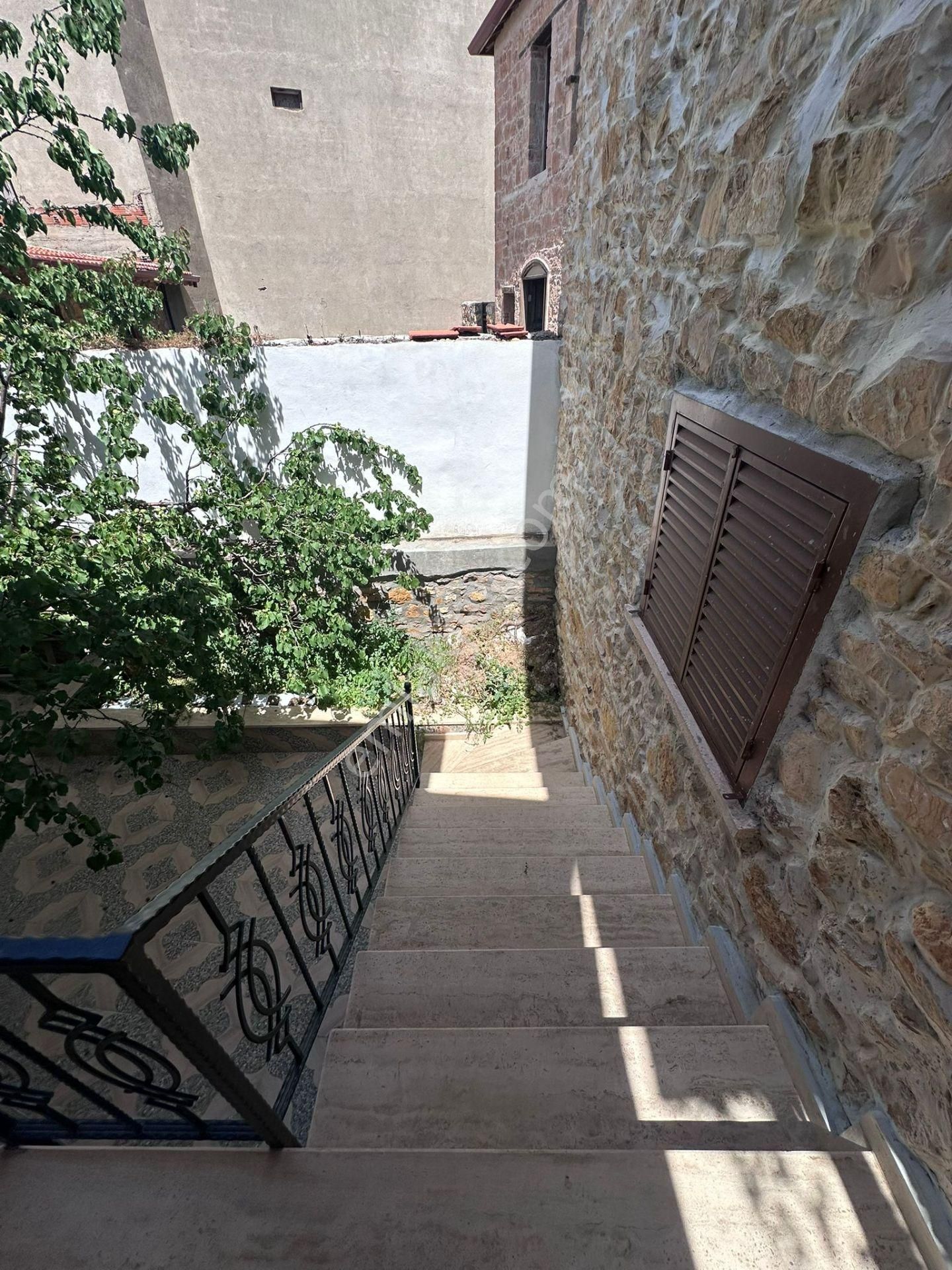 Rumeli World'den Pelitköy'ün Tam Merkezinde Satılık 2 Katlı Bina - Görsel 15