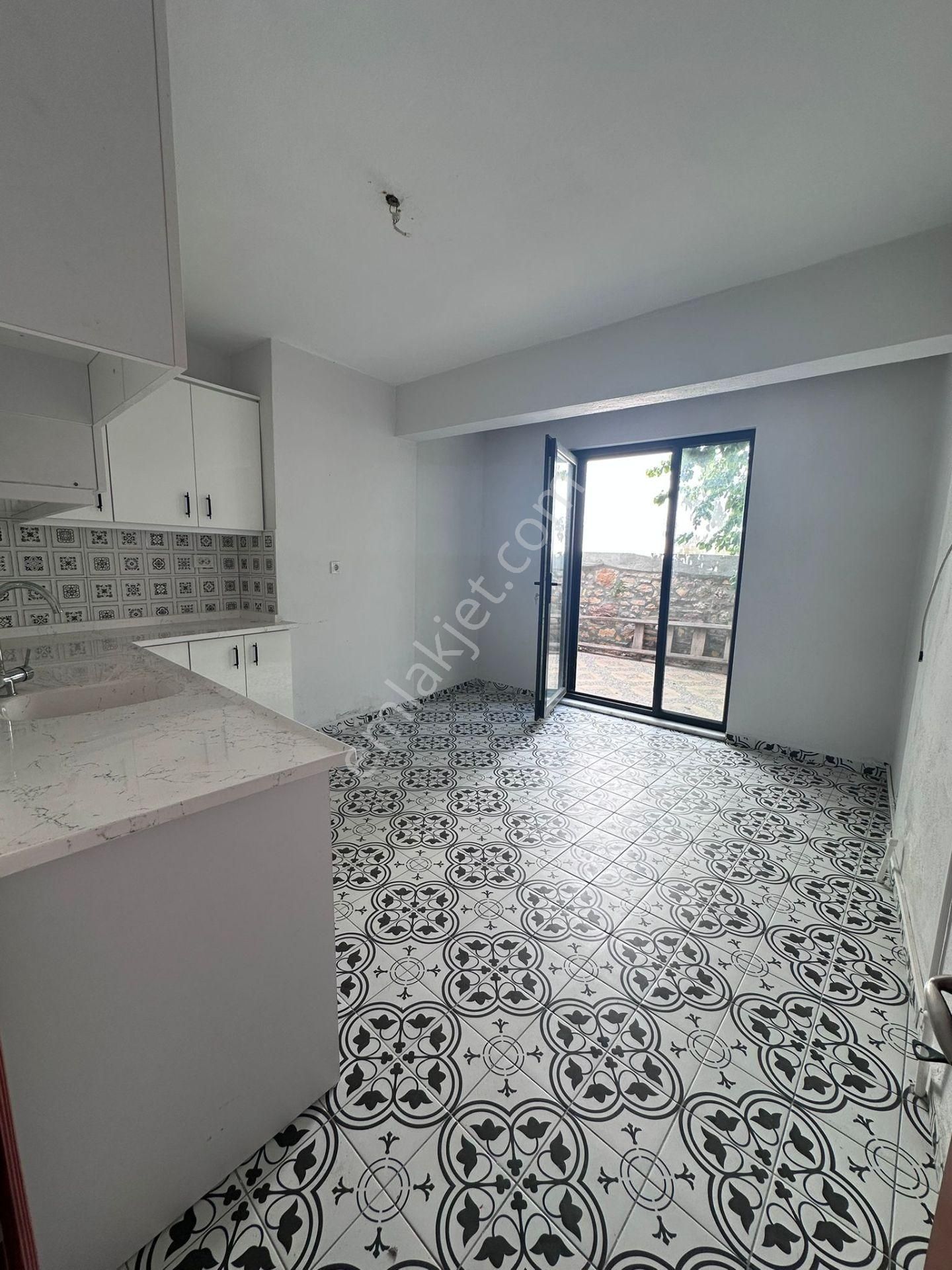 Rumeli World'den Pelitköy'ün Tam Merkezinde Satılık 2 Katlı Bina - Görsel 11