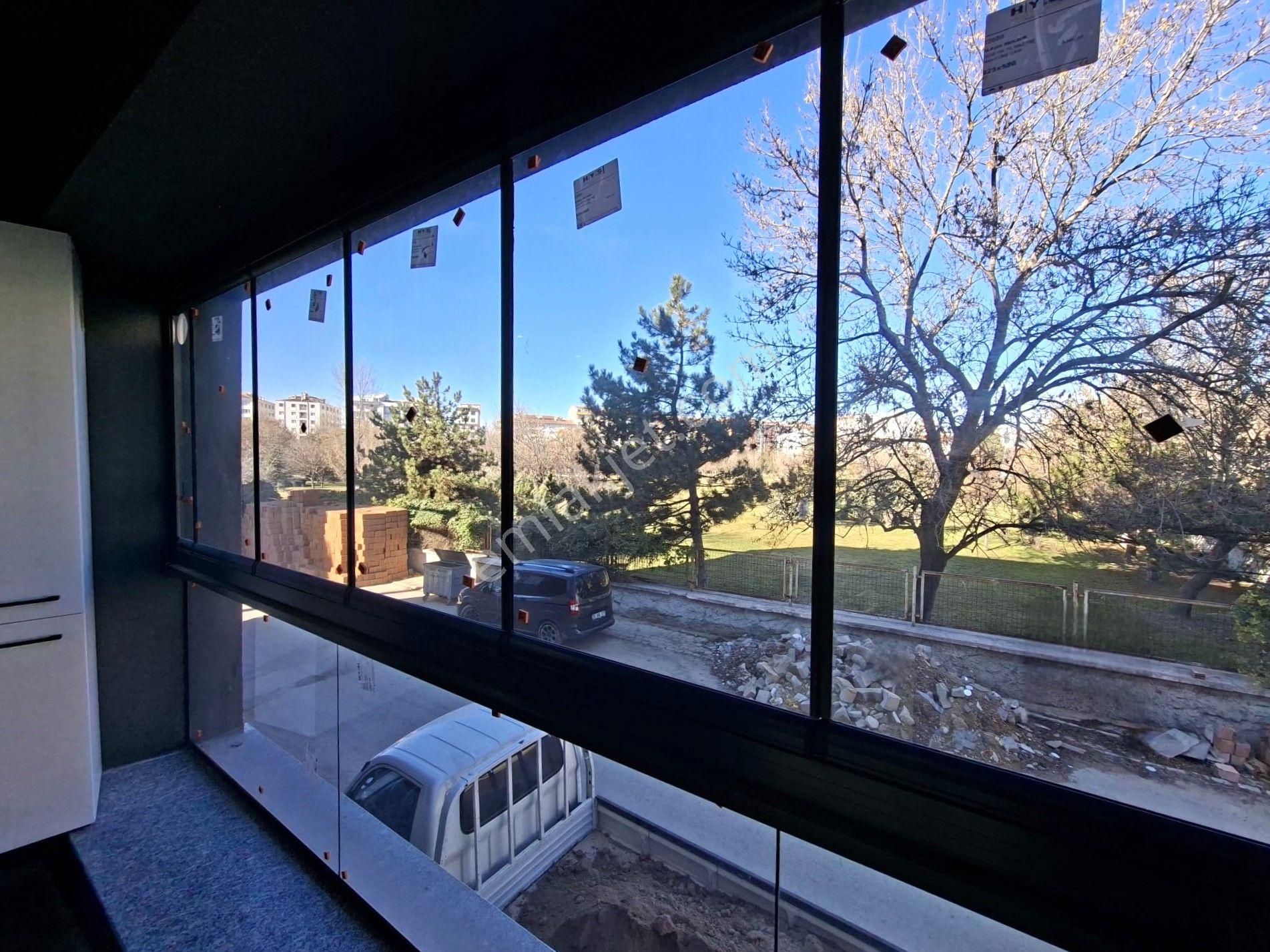 Recep Ümit'ten Şarhöyük'te Satılık Büyük Park Manzaralı Özel Garajlı 3+1 Sıfır Lüx Daireler. - Görsel 3