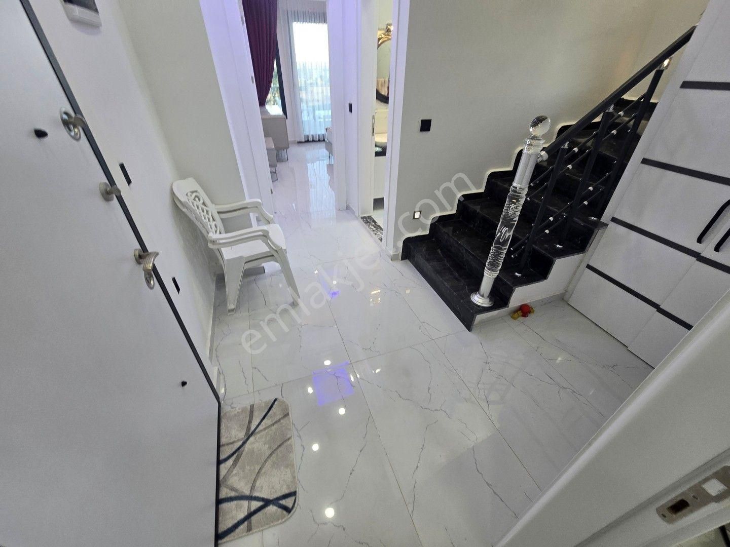 Didim Altınkumda Havuzlu Güvenlikli Sitede Satılık Eşyalı Dubleks Daire - Görsel 15