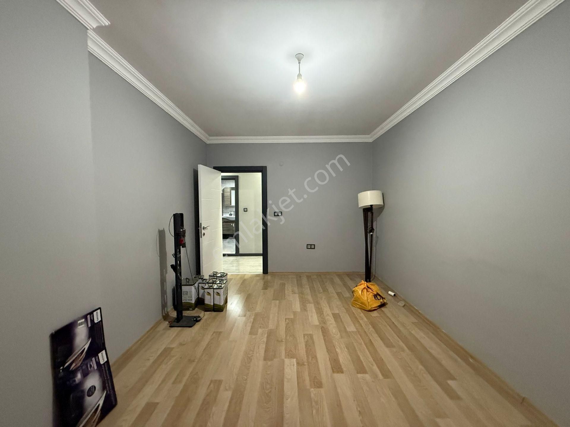 Akyüz Gayrimenkul Den; Istasyon Mah Sıte Icınde Iskanlı,kapalı Cam Balkonlu Satılık 3+1 Daire - Görsel 22