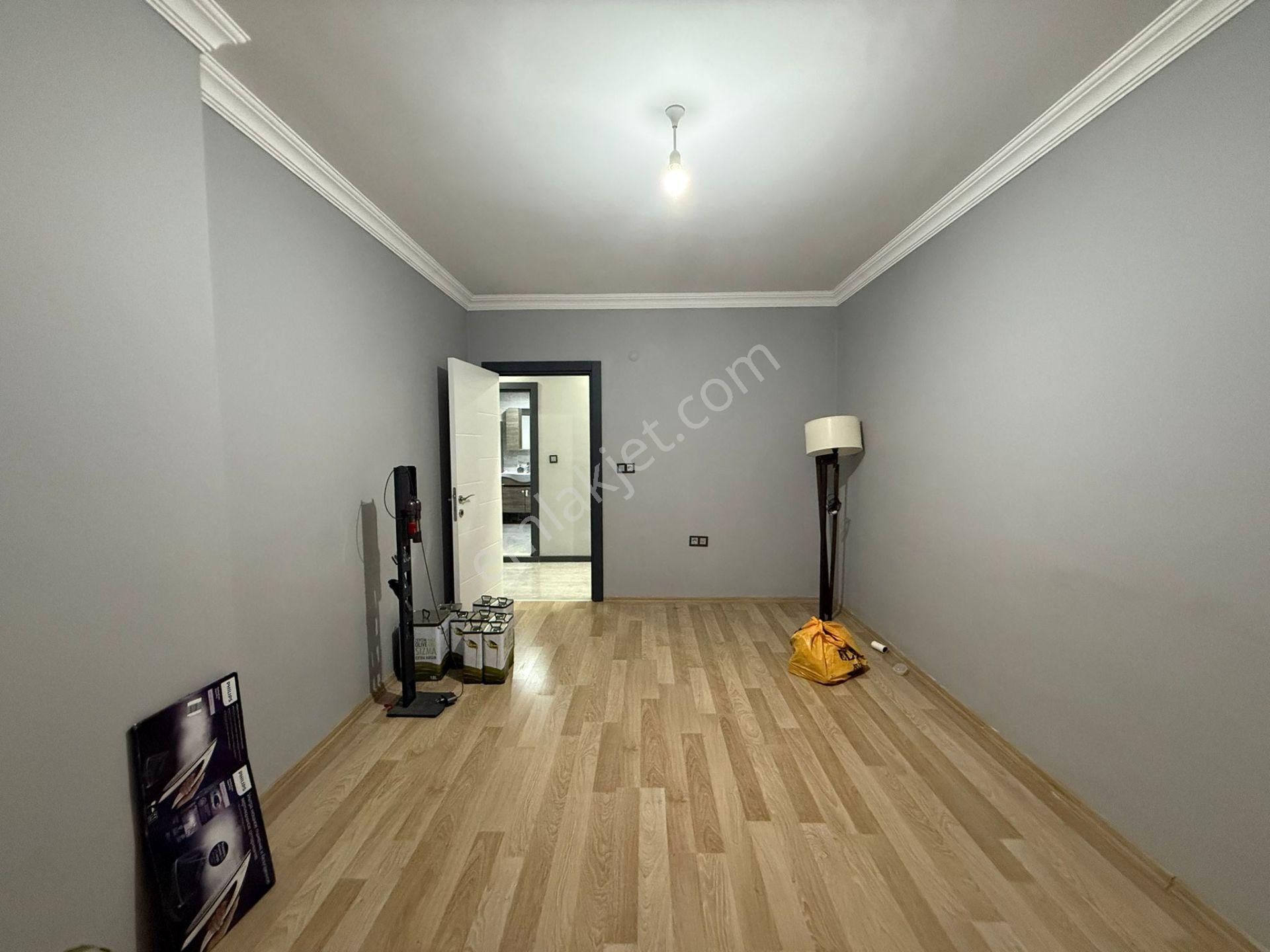 Akyüz Gayrimenkul Den; Istasyon Mah Sıte Icınde Iskanlı,kapalı Cam Balkonlu Satılık 3+1 Daire - Görsel 21