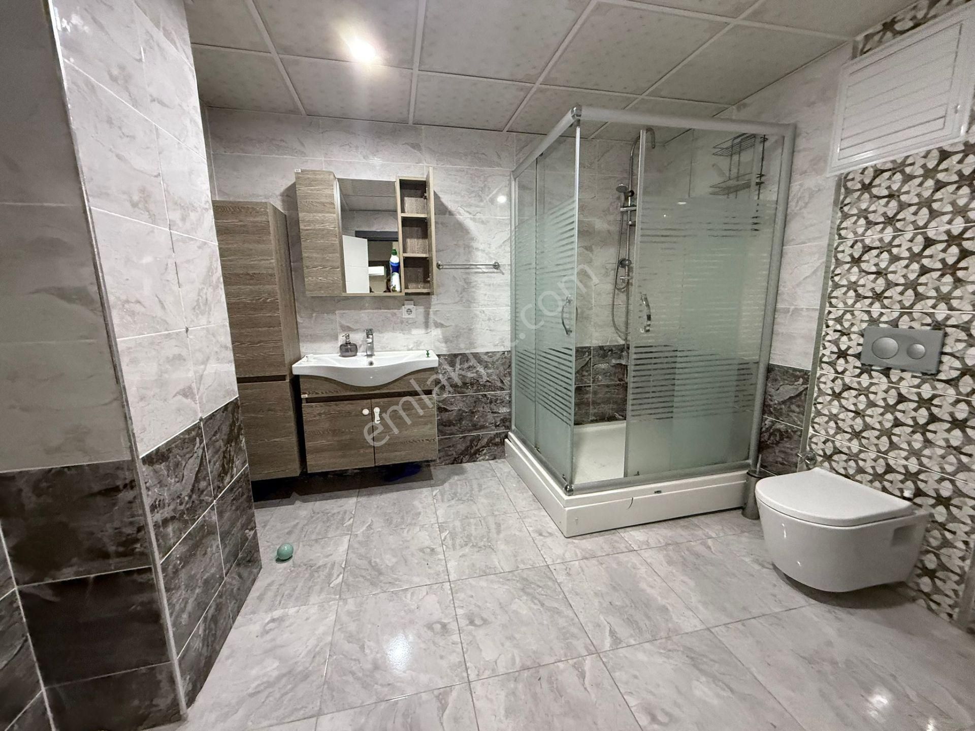 Akyüz Gayrimenkul Den; Istasyon Mah Sıte Icınde Iskanlı,kapalı Cam Balkonlu Satılık 3+1 Daire - Görsel 12