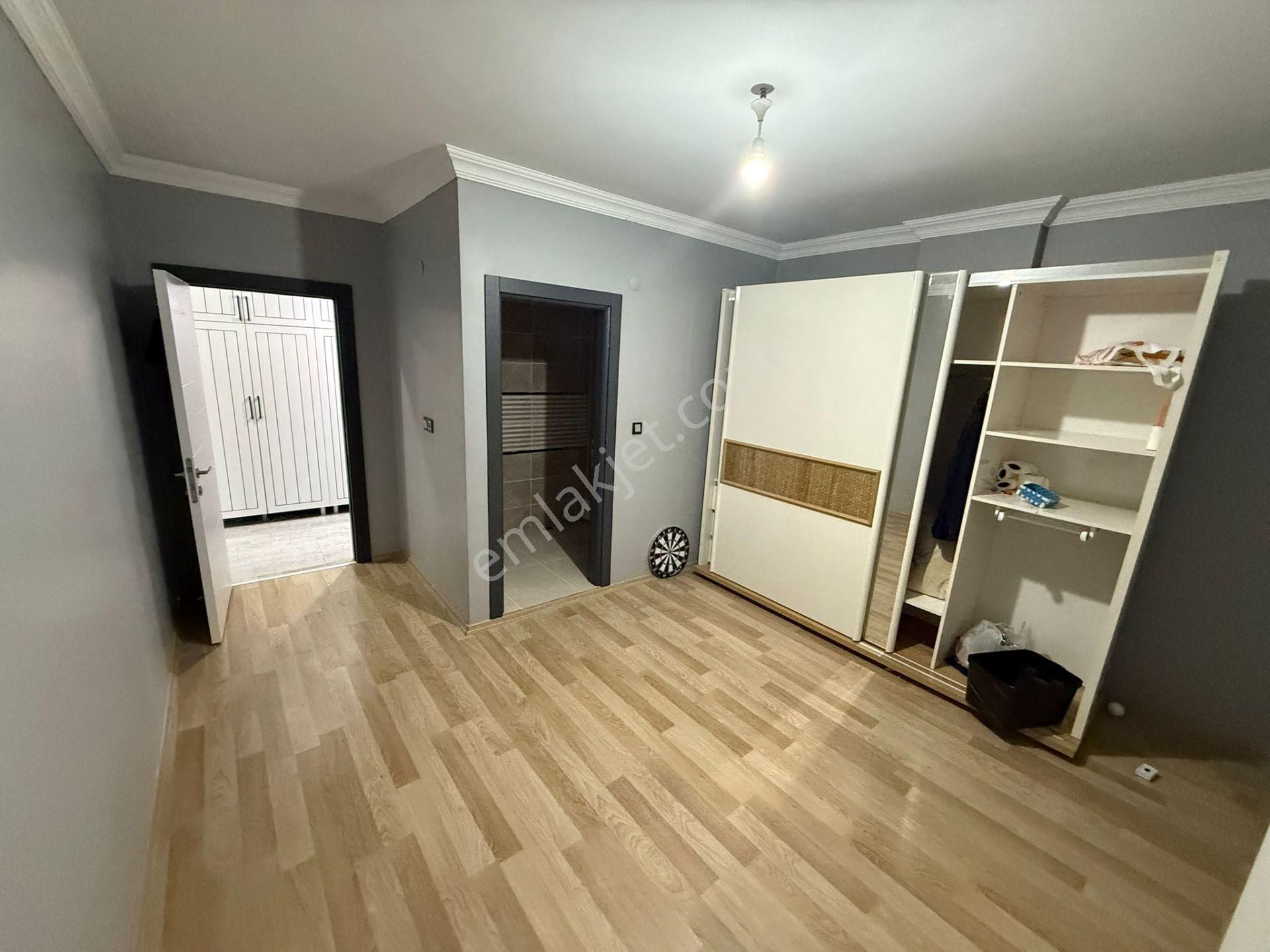 Akyüz Gayrimenkul Den; Istasyon Mah Sıte Icınde Iskanlı,kapalı Cam Balkonlu Satılık 3+1 Daire - Görsel 16