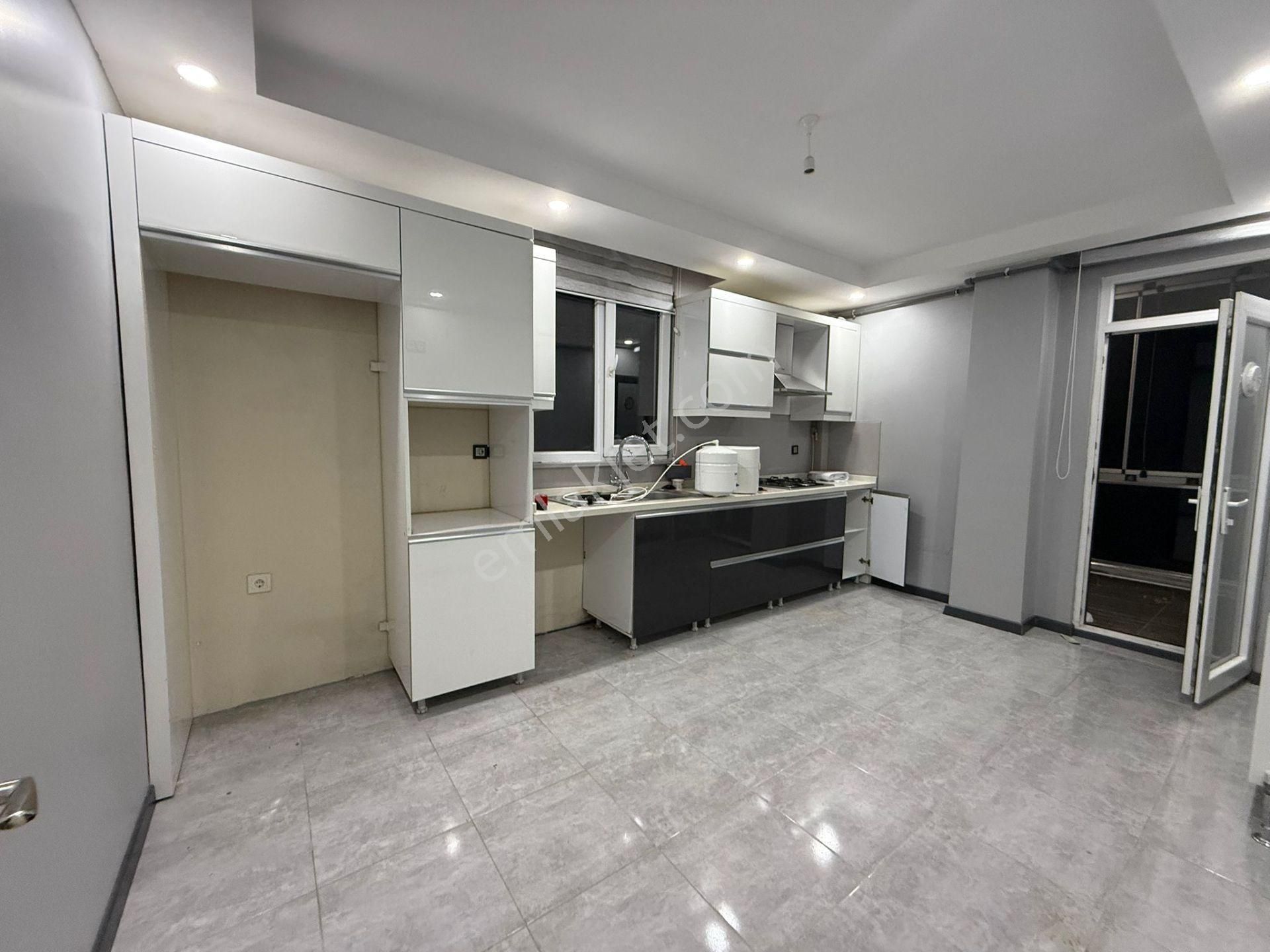 Akyüz Gayrimenkul Den; Istasyon Mah Sıte Icınde Iskanlı,kapalı Cam Balkonlu Satılık 3+1 Daire - Görsel 30