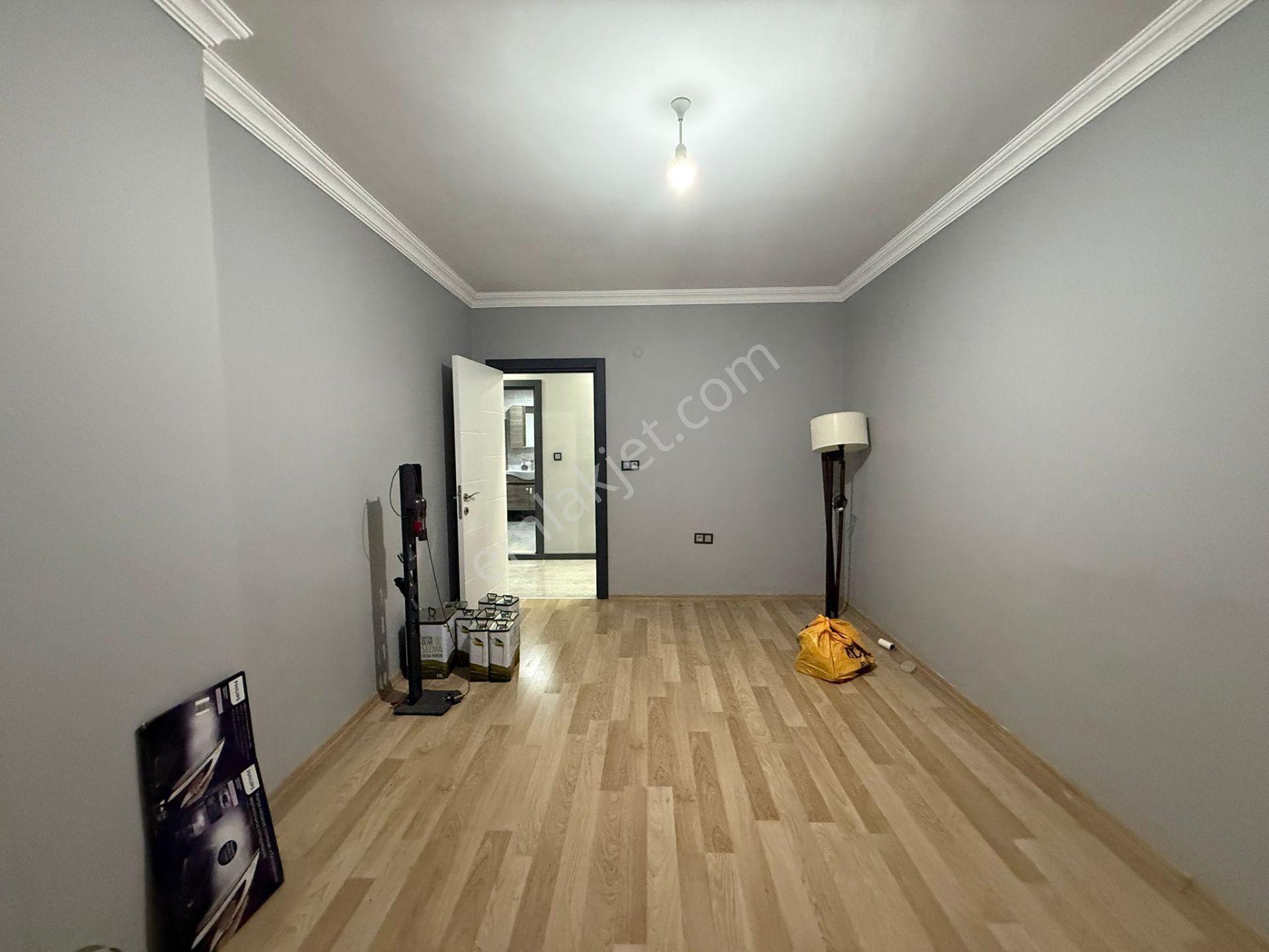 Akyüz Gayrimenkul Den; Istasyon Mah Sıte Icınde Iskanlı,kapalı Cam Balkonlu Satılık 3+1 Daire - Görsel 24