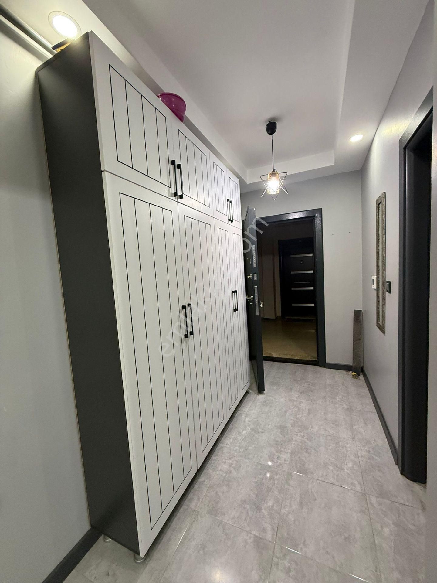 Akyüz Gayrimenkul Den; Istasyon Mah Sıte Icınde Iskanlı,kapalı Cam Balkonlu Satılık 3+1 Daire - Görsel 18