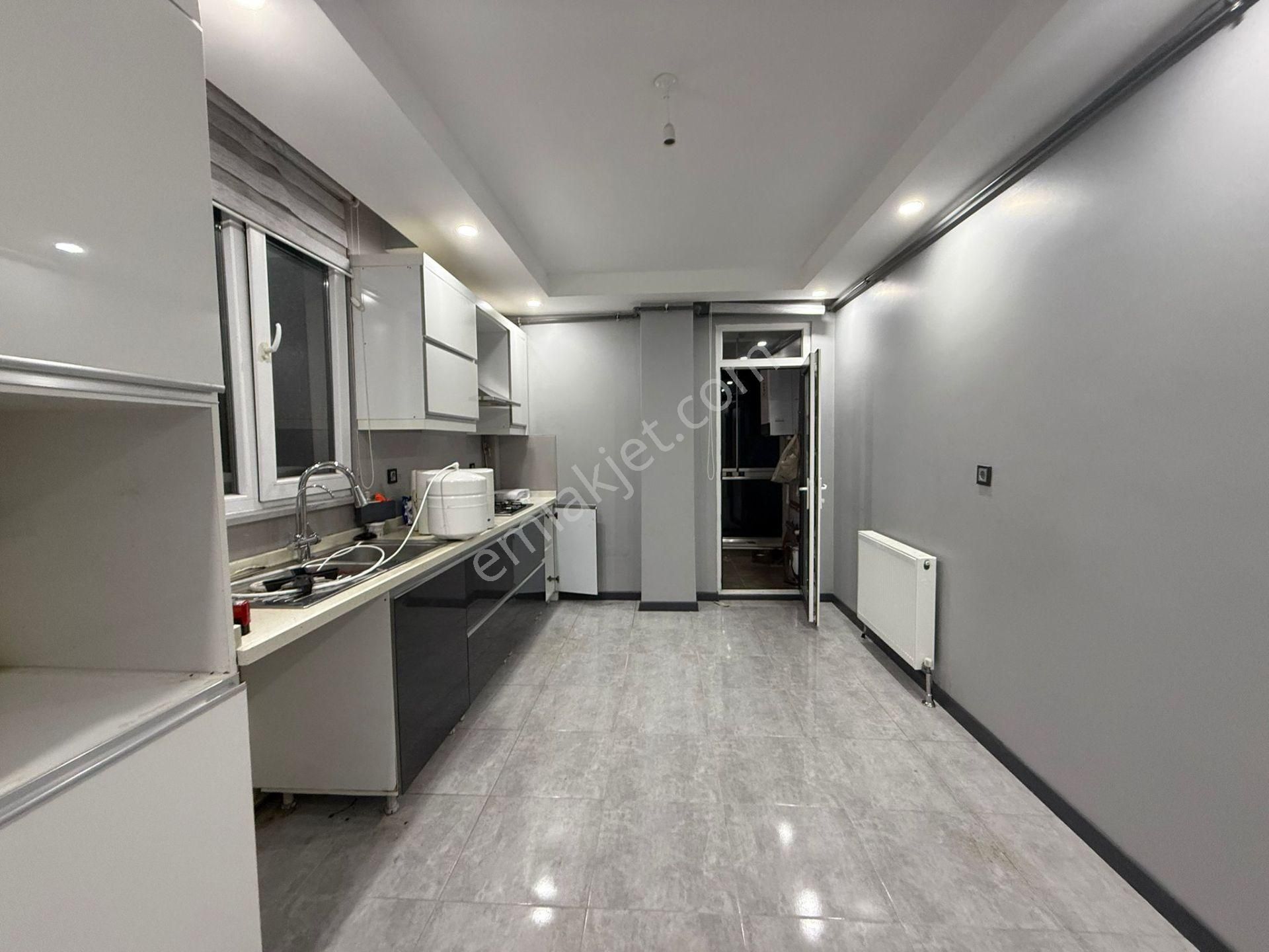 Akyüz Gayrimenkul Den; Istasyon Mah Sıte Icınde Iskanlı,kapalı Cam Balkonlu Satılık 3+1 Daire - Görsel 29