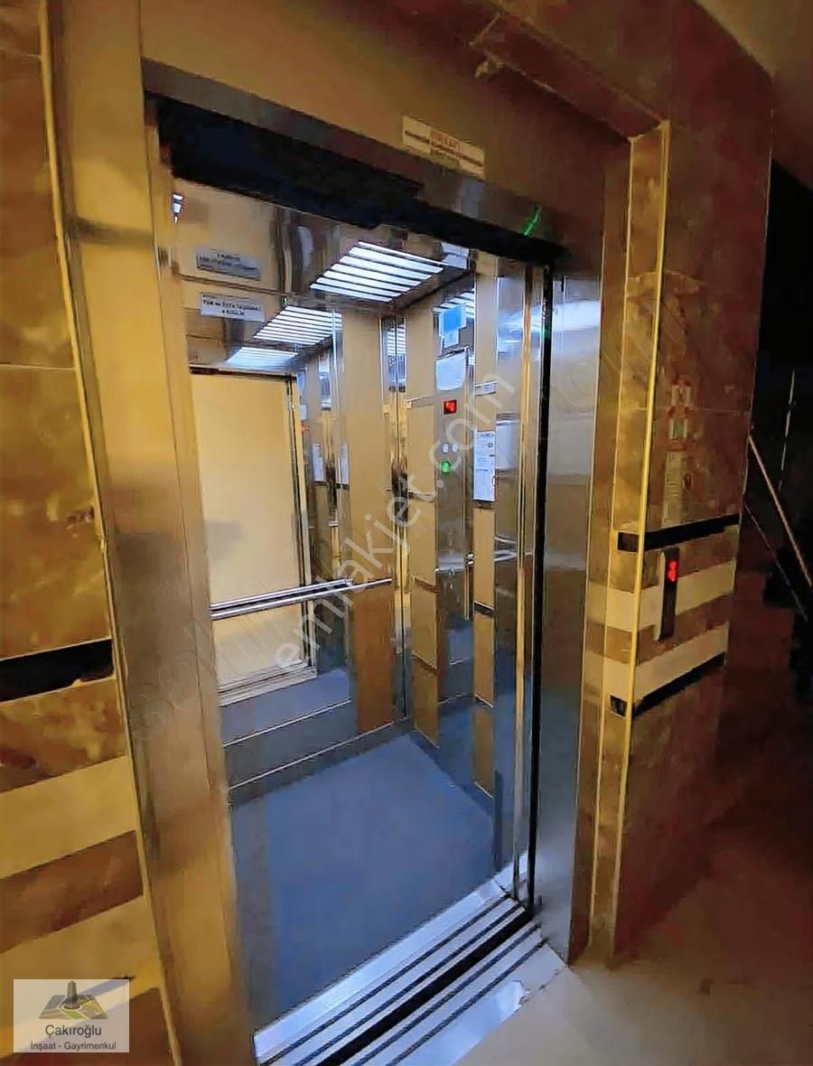 Fırsat!! Emek Mahallesin'de Satılık 4+1 Asansörlü Geniş Dubleks