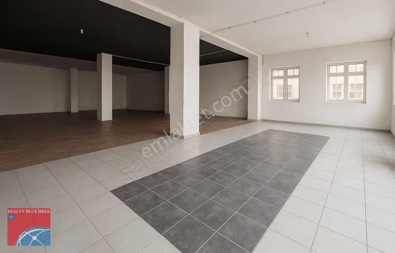 Sancaktepe Cadde Üzeri Köşe 360 M² Tır Girişli Kiralık Dükkan - Görsel 2