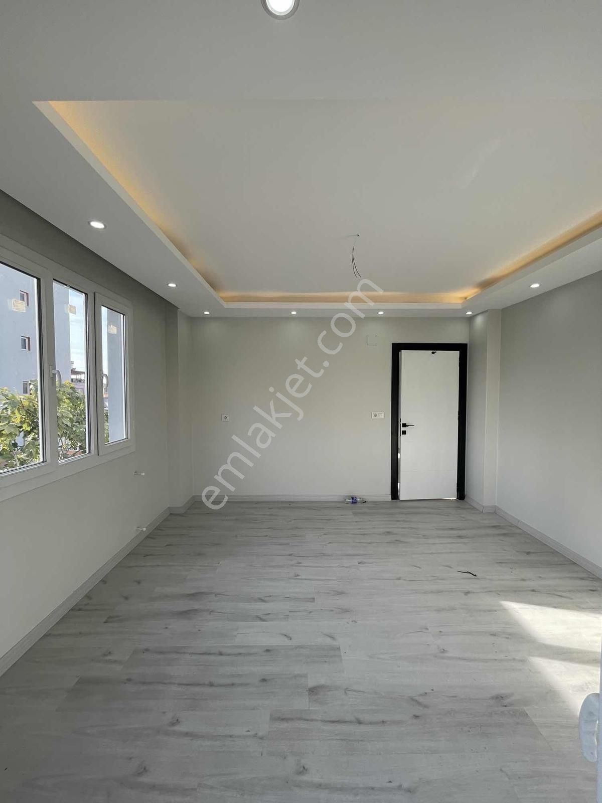 Yesıltepe'de Lüx İscilikli Yenı Yapı Balkonlu Kapalı Mutfak 2+1 - Görsel 8