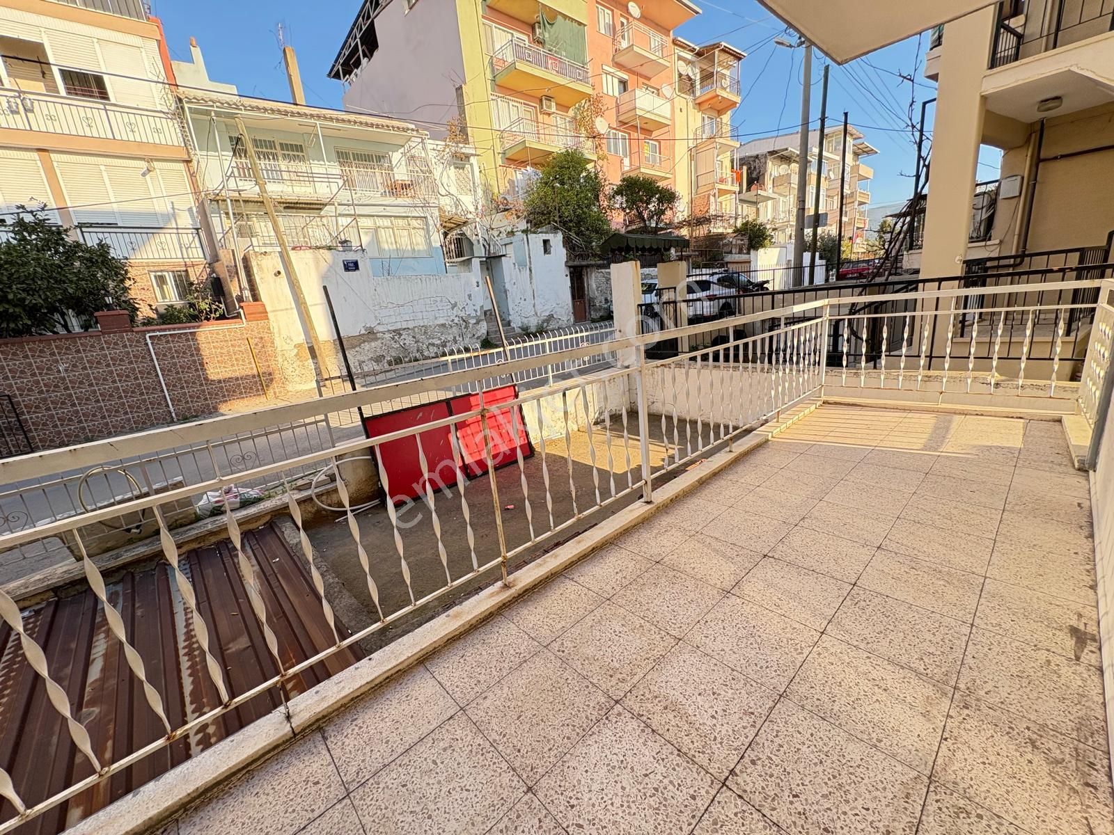 Bornova Kızılay’da 3 Cepheli, 3 Balkonlu Geniş 1. Kat Daire - Görsel 14