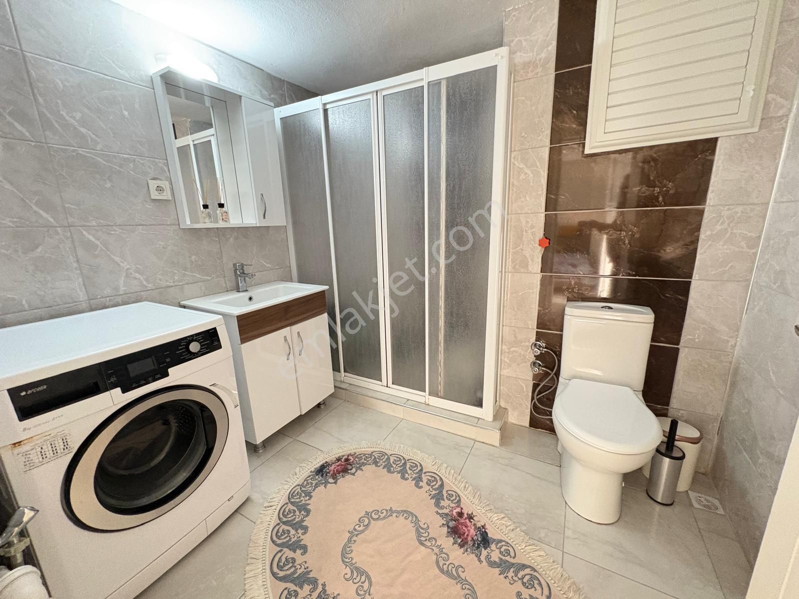 Bornova Kızılay’da 3 Cepheli, 3 Balkonlu Geniş 1. Kat Daire - Görsel 27