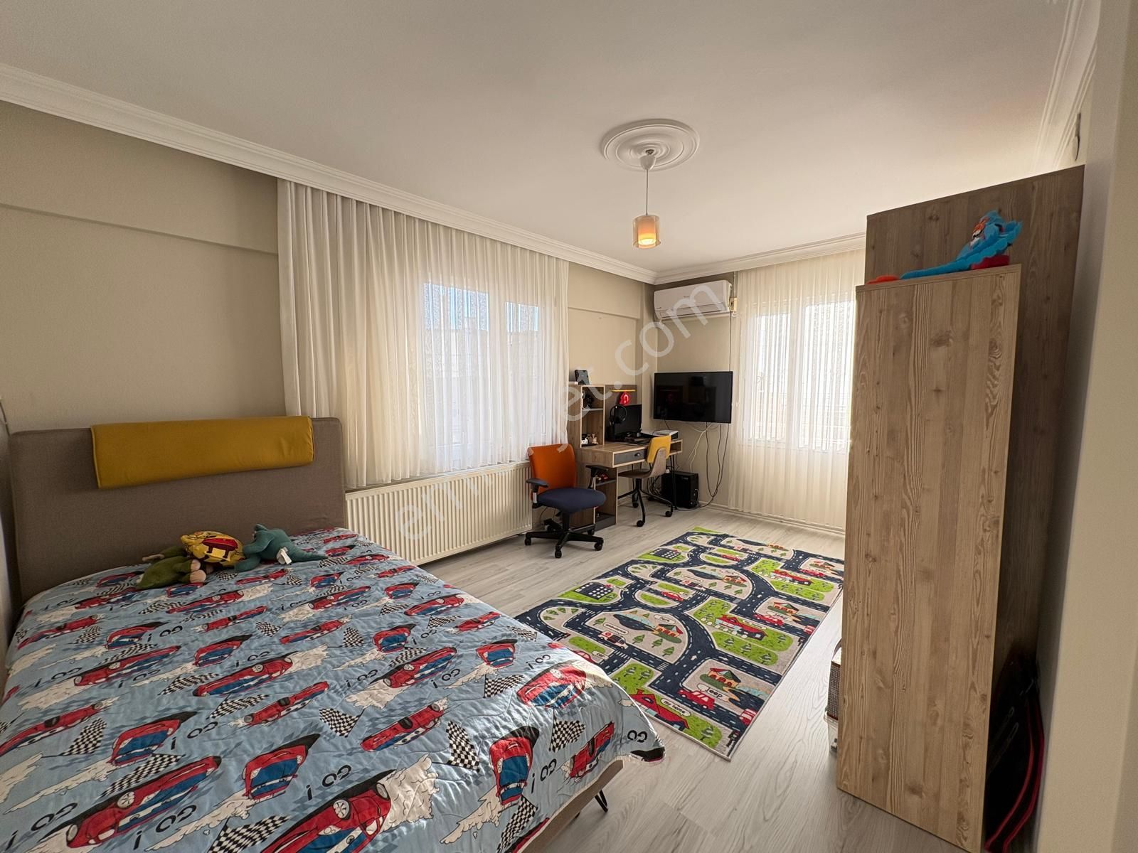 Bornova Kızılay’da 3 Cepheli, 3 Balkonlu Geniş 1. Kat Daire - Görsel 25