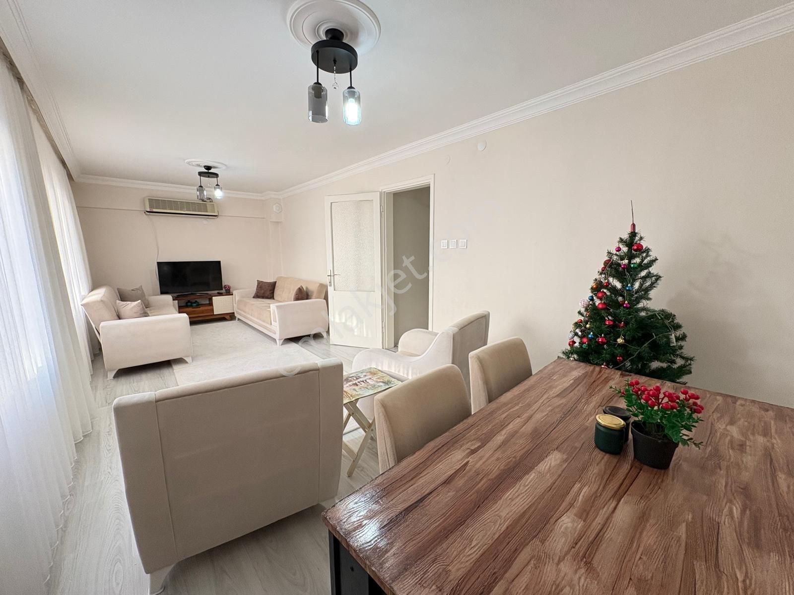 Bornova Kızılay’da 3 Cepheli, 3 Balkonlu Geniş 1. Kat Daire - Görsel 33