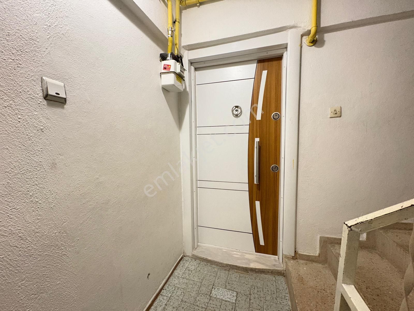 Bornova Kızılay’da 3 Cepheli, 3 Balkonlu Geniş 1. Kat Daire - Görsel 9