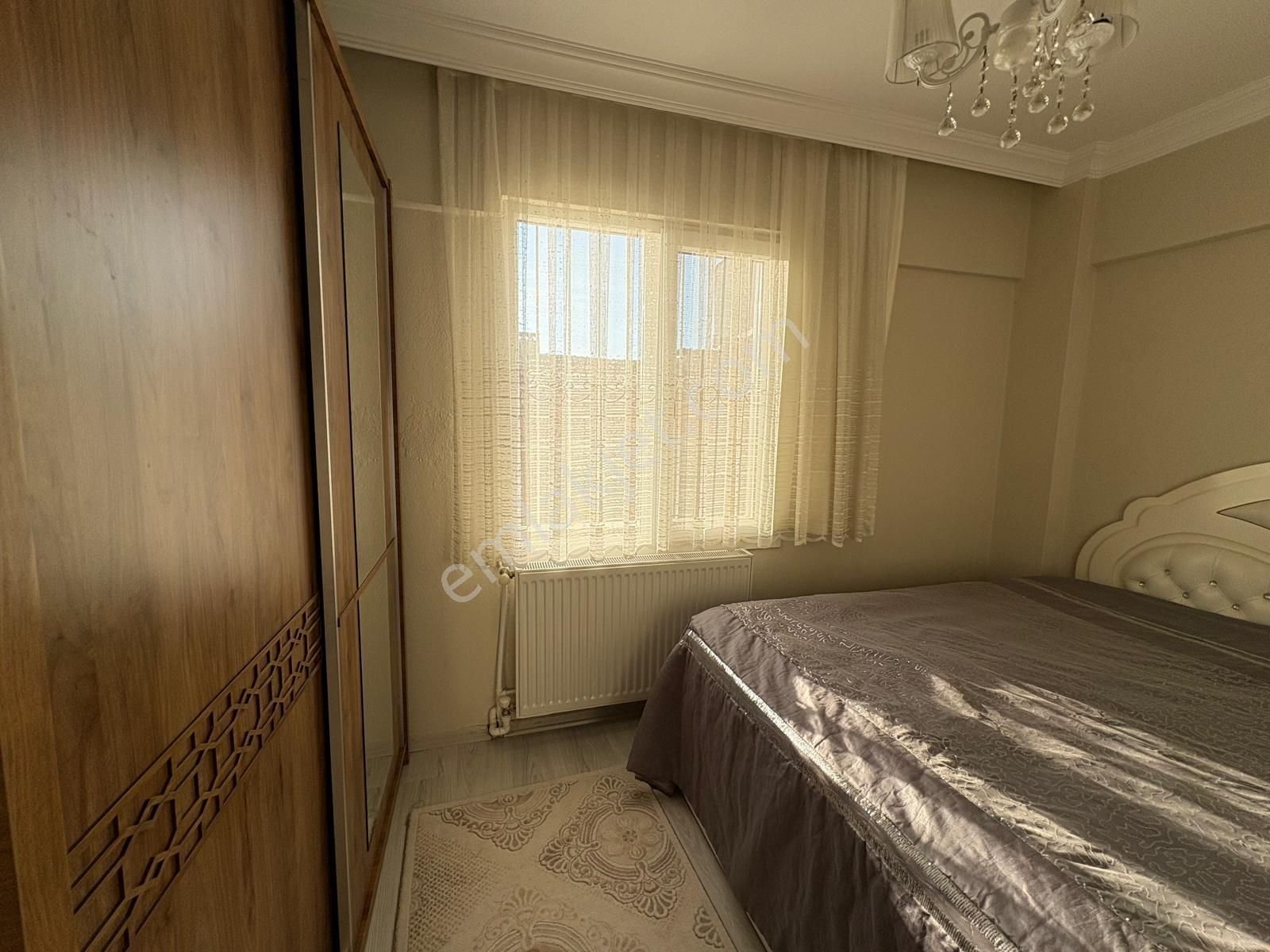 Bornova Kızılay’da 3 Cepheli, 3 Balkonlu Geniş 1. Kat Daire - Görsel 16