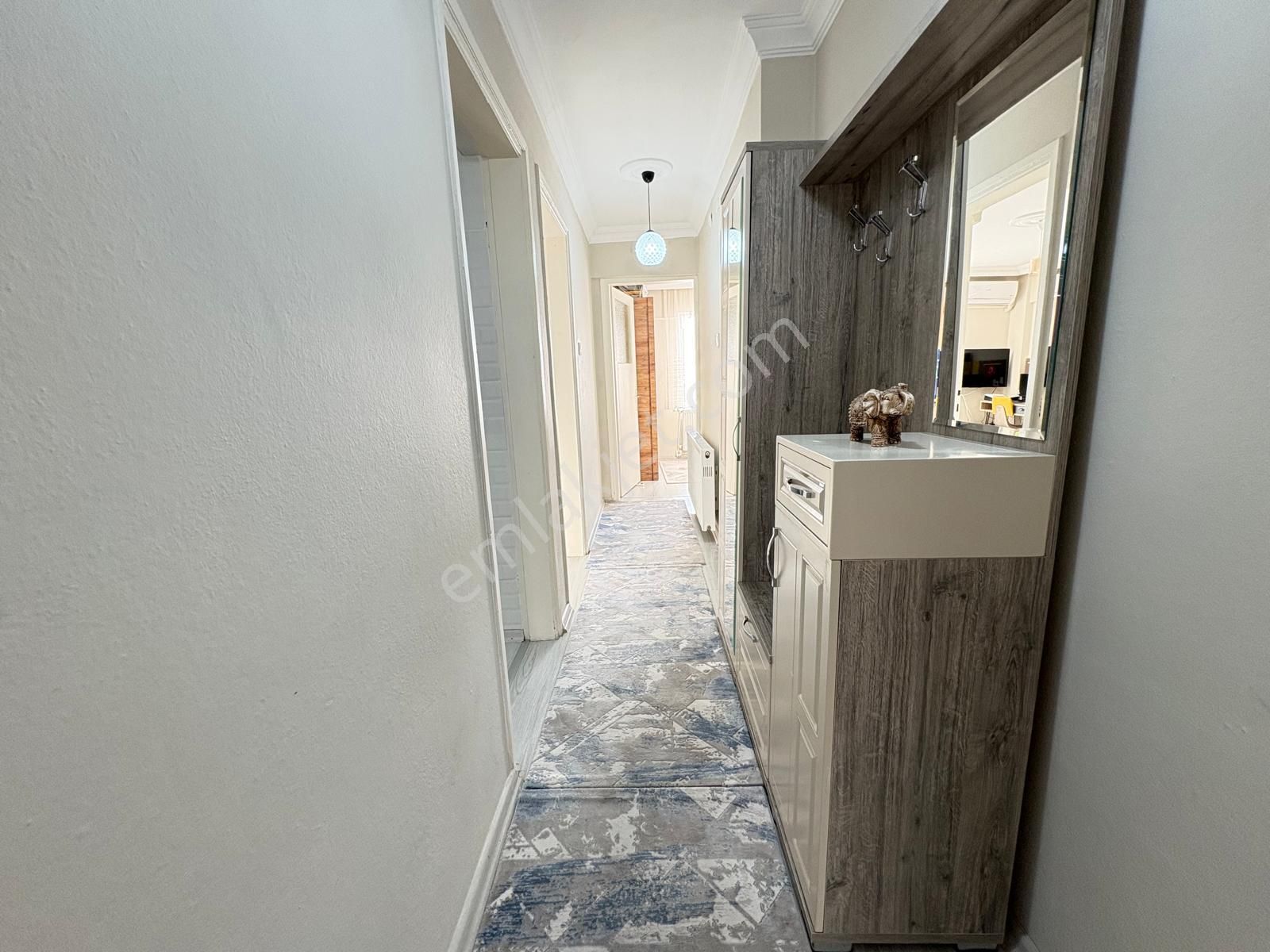 Bornova Kızılay’da 3 Cepheli, 3 Balkonlu Geniş 1. Kat Daire - Görsel 10