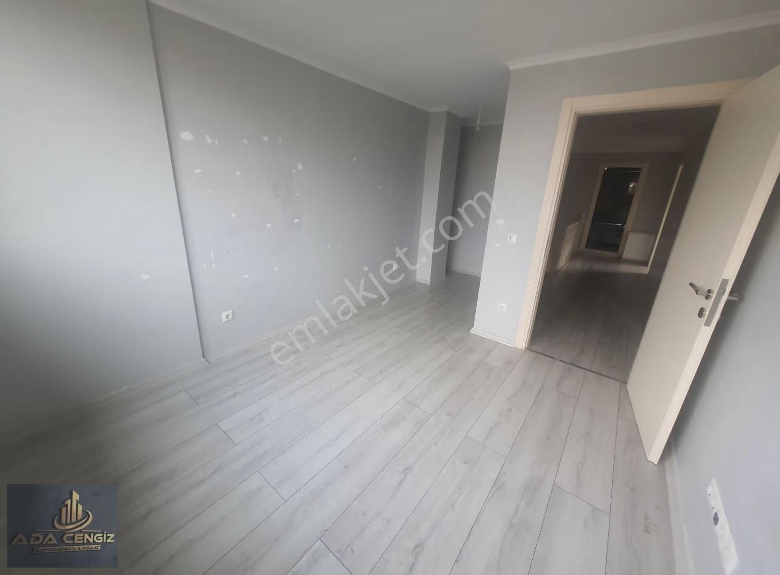 Şehrin En Güzel Lokasyonunda Bahçeli Dubleks Site İçinde - Görsel 4