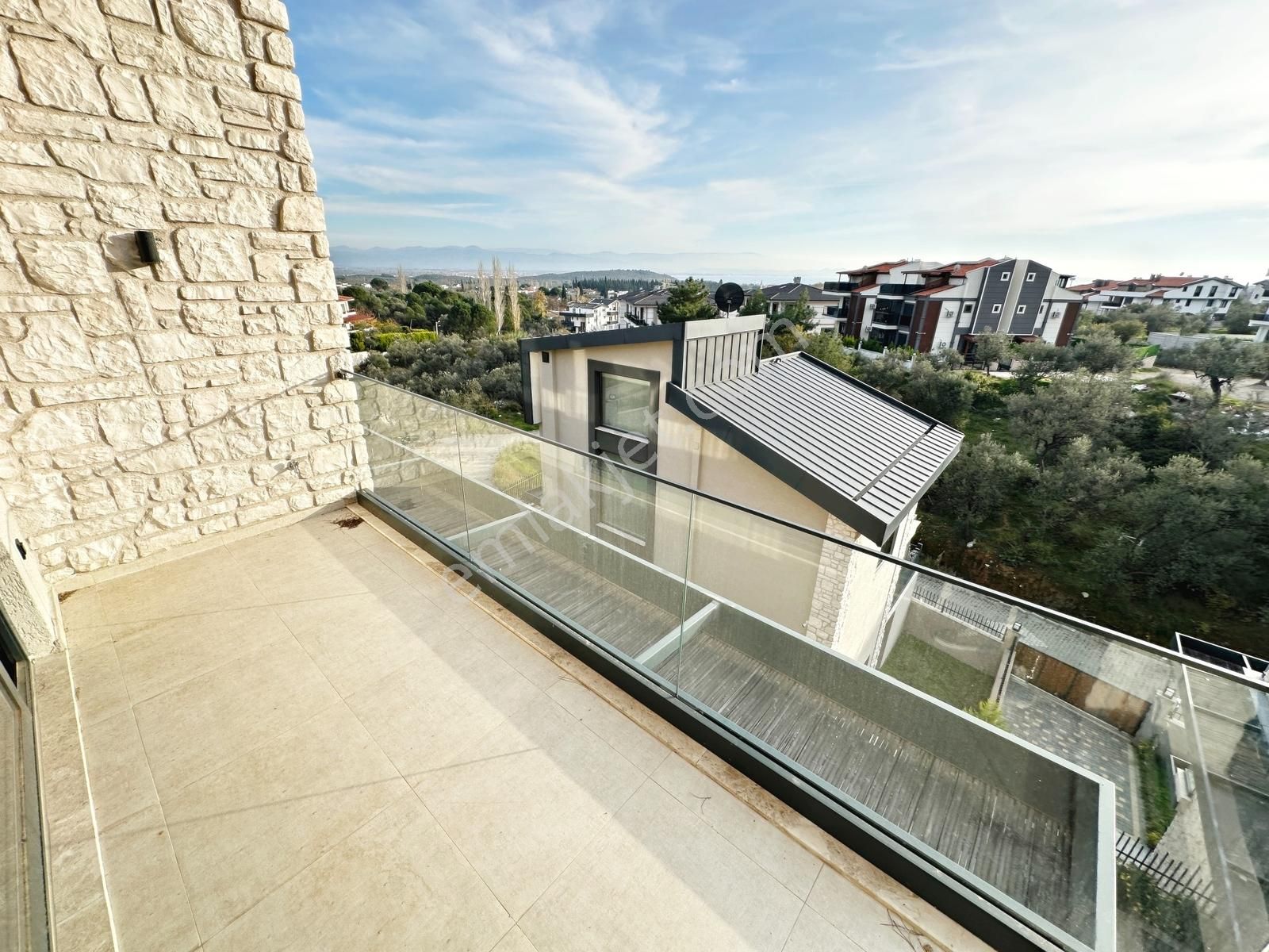 Ayanoğlun'dan Güre'de Tasarım 4+1 Havuzlu Bahçeli Satılık Villa - Görsel 20