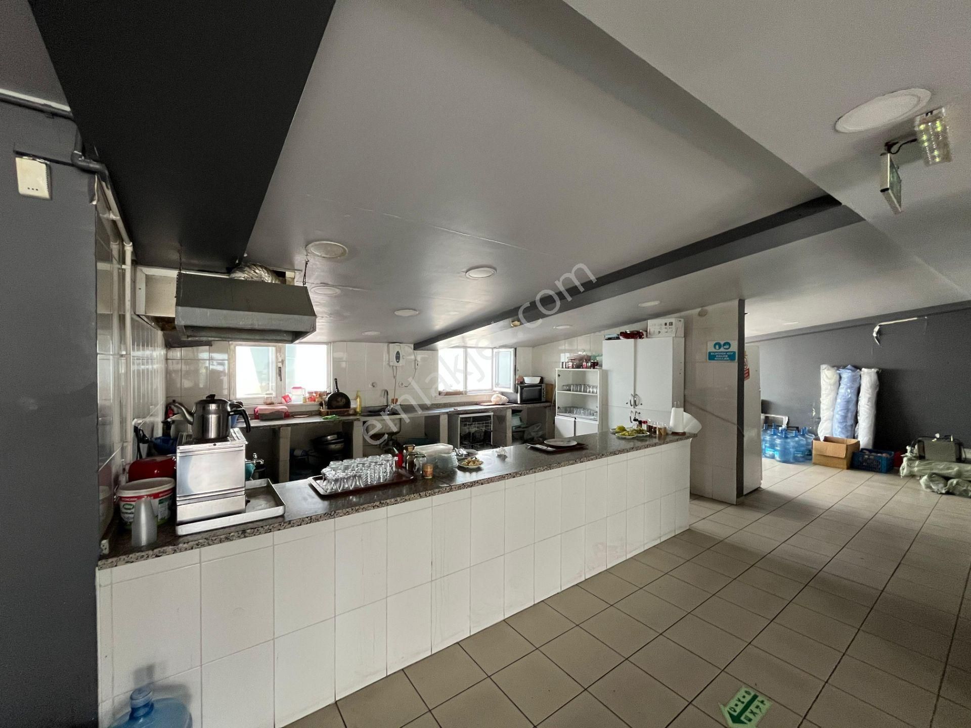 Remax'tan Bağcılar Yıldıztepe'de Kiralık 3.330 M2 Komple Bina - Görsel 14