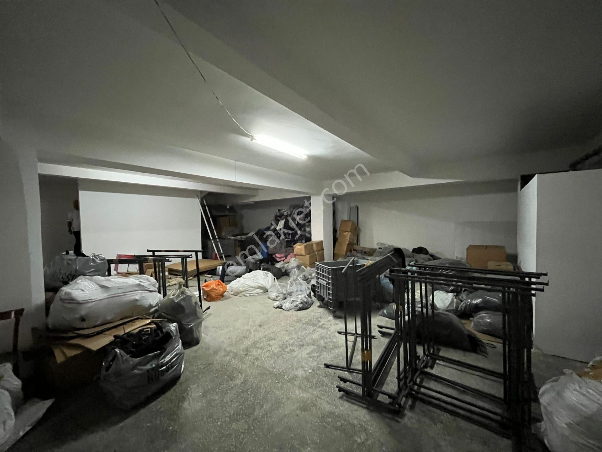 Remax'tan Bağcılar Yıldıztepe'de Kiralık 3.330 M2 Komple Bina - Görsel 5