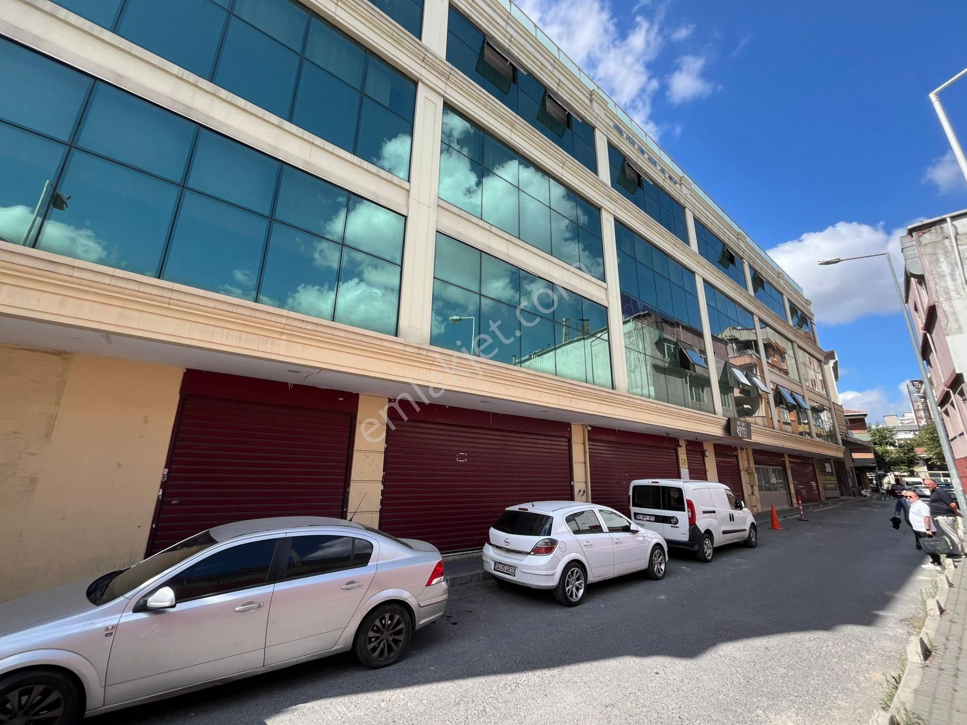 Remax'tan Bağcılar Yıldıztepe'de Kiralık 3.330 M2 Komple Bina - Görsel 4