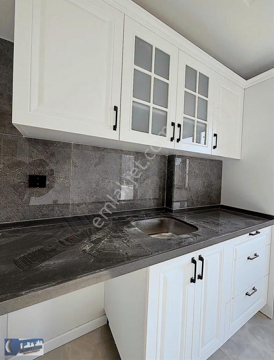 Sezer Emlaktan Kışla Mahalledinde Satılık Dairr - Görsel 4