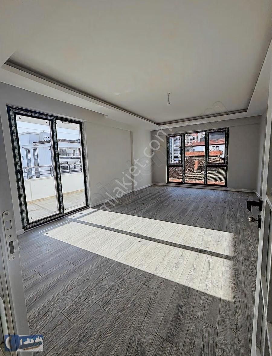 Sezer Emlaktan Kışla Mahalledinde Satılık Dairr - Görsel 12