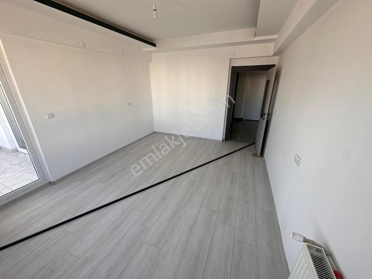 Kaliteli Malzemeleri Şık Tasarımıyla 3+1 Sıfır Satılık Daire - Görsel 13