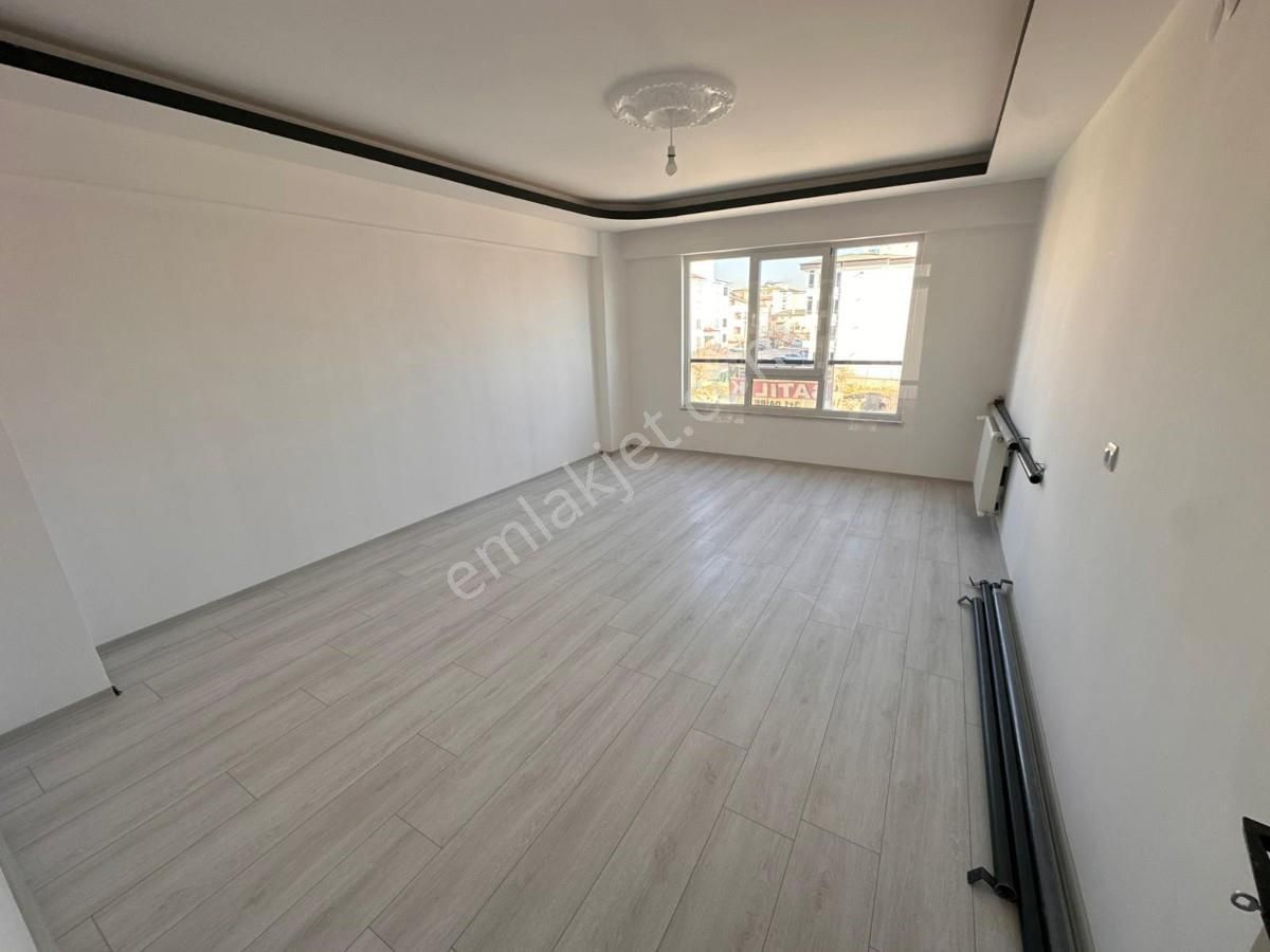 Kaliteli Malzemeleri Şık Tasarımıyla 3+1 Sıfır Satılık Daire - Görsel 18