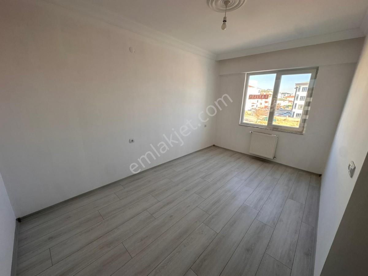 Kaliteli Malzemeleri Şık Tasarımıyla 3+1 Sıfır Satılık Daire - Görsel 3