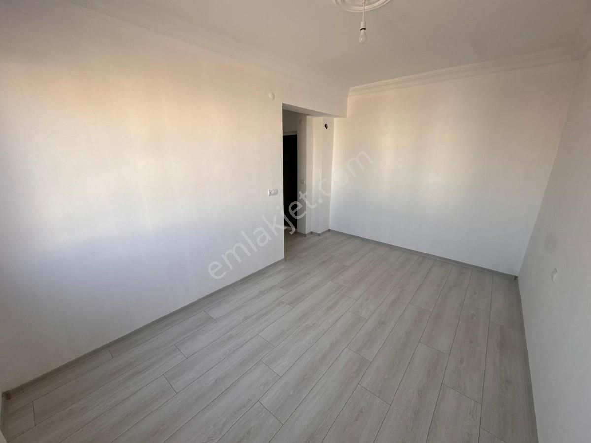 Kaliteli Malzemeleri Şık Tasarımıyla 3+1 Sıfır Satılık Daire - Görsel 4