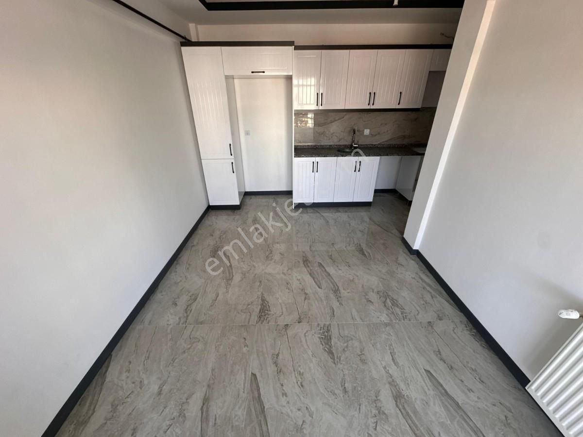 Kaliteli Malzemeleri Şık Tasarımıyla 3+1 Sıfır Satılık Daire - Görsel 16