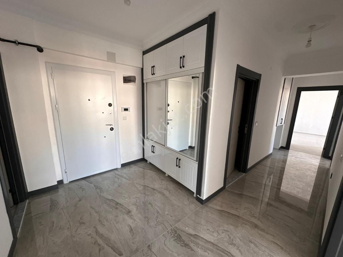 Kaliteli Malzemeleri Şık Tasarımıyla 3+1 Sıfır Satılık Daire - Görsel 17