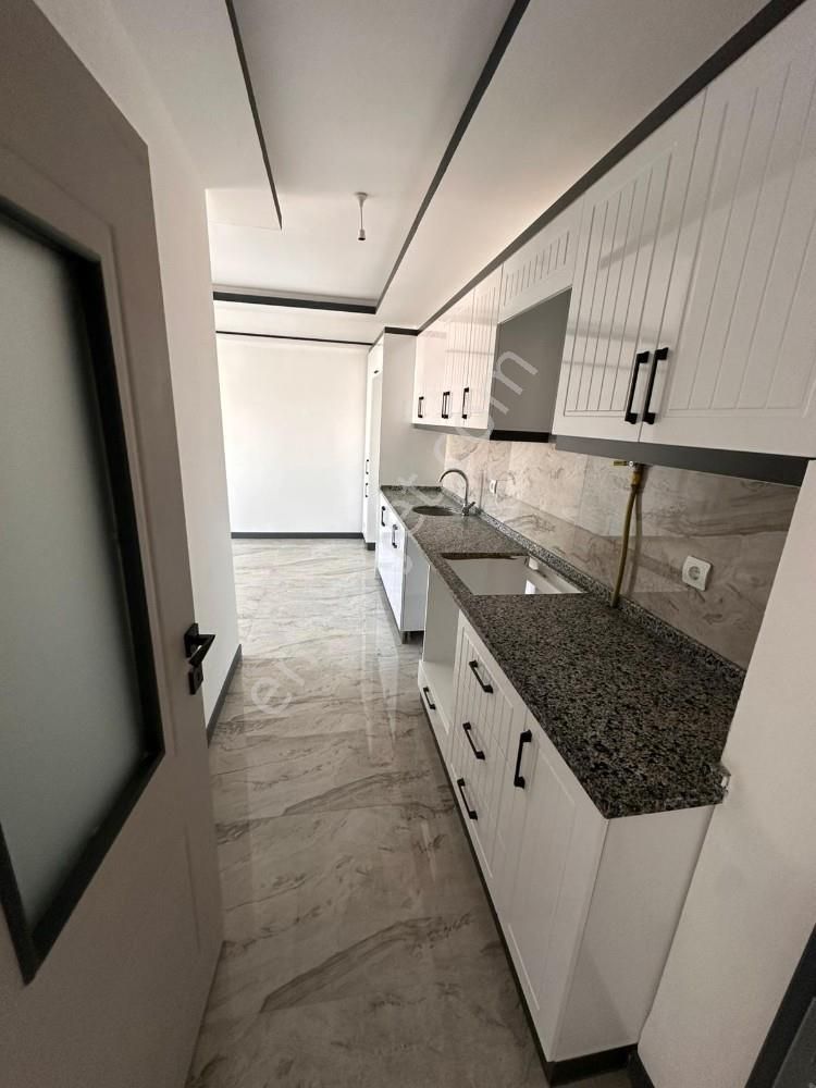 Kaliteli Malzemeleri Şık Tasarımıyla 3+1 Sıfır Satılık Daire - Görsel 21