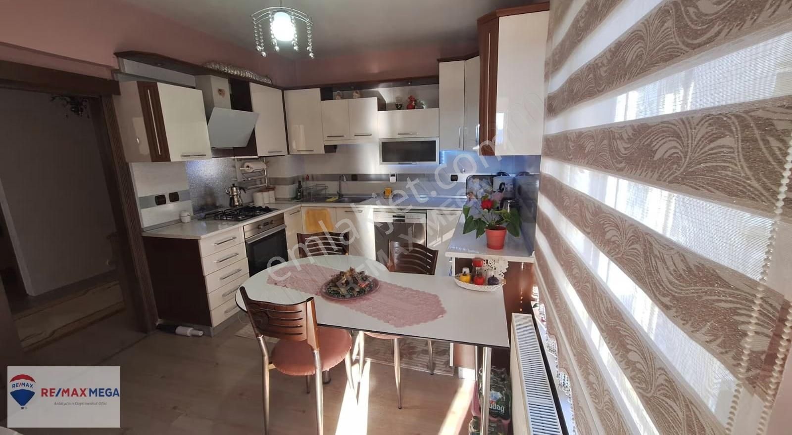 Mollayusuf Mahallesi Site İçerisinde Satılık 3+1 Daire