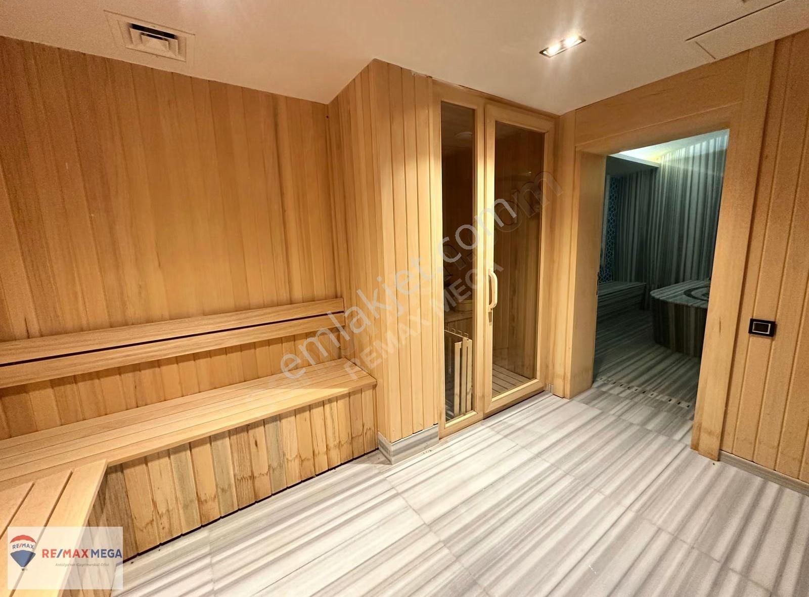 Düzlerçamında Asansörlü Yüksek Galeri Boşluğu Bulunan Villa - Görsel 34