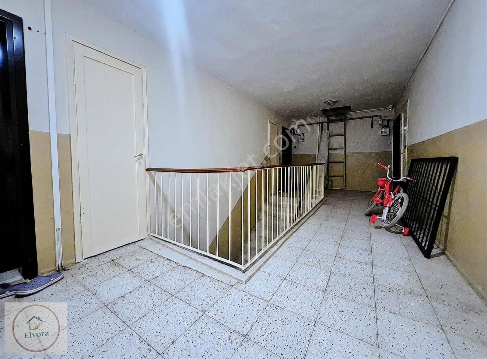 Buca Evka 1 İzkent'te 2+1 Kiralık Daire - Görsel 18