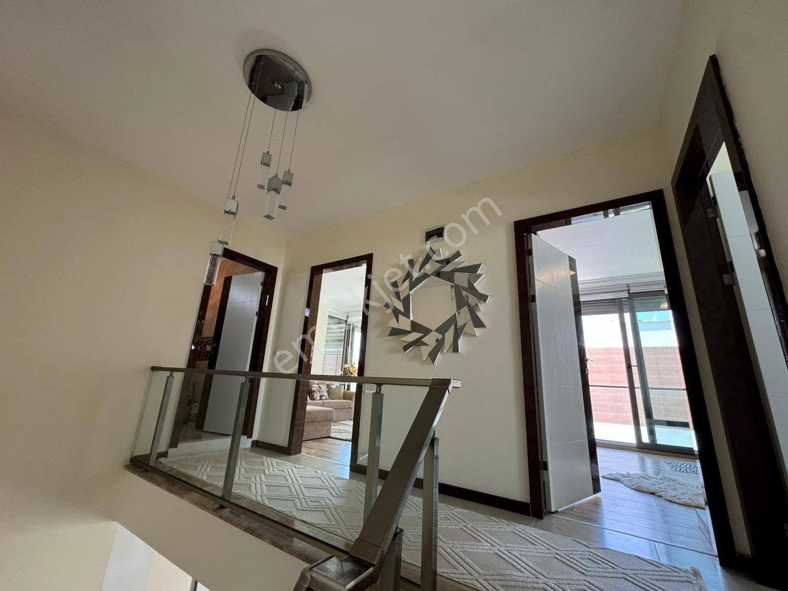 Kuşadası Karaova Da Havuzlu Site İçerisinde 3+1 Villa - Görsel 12