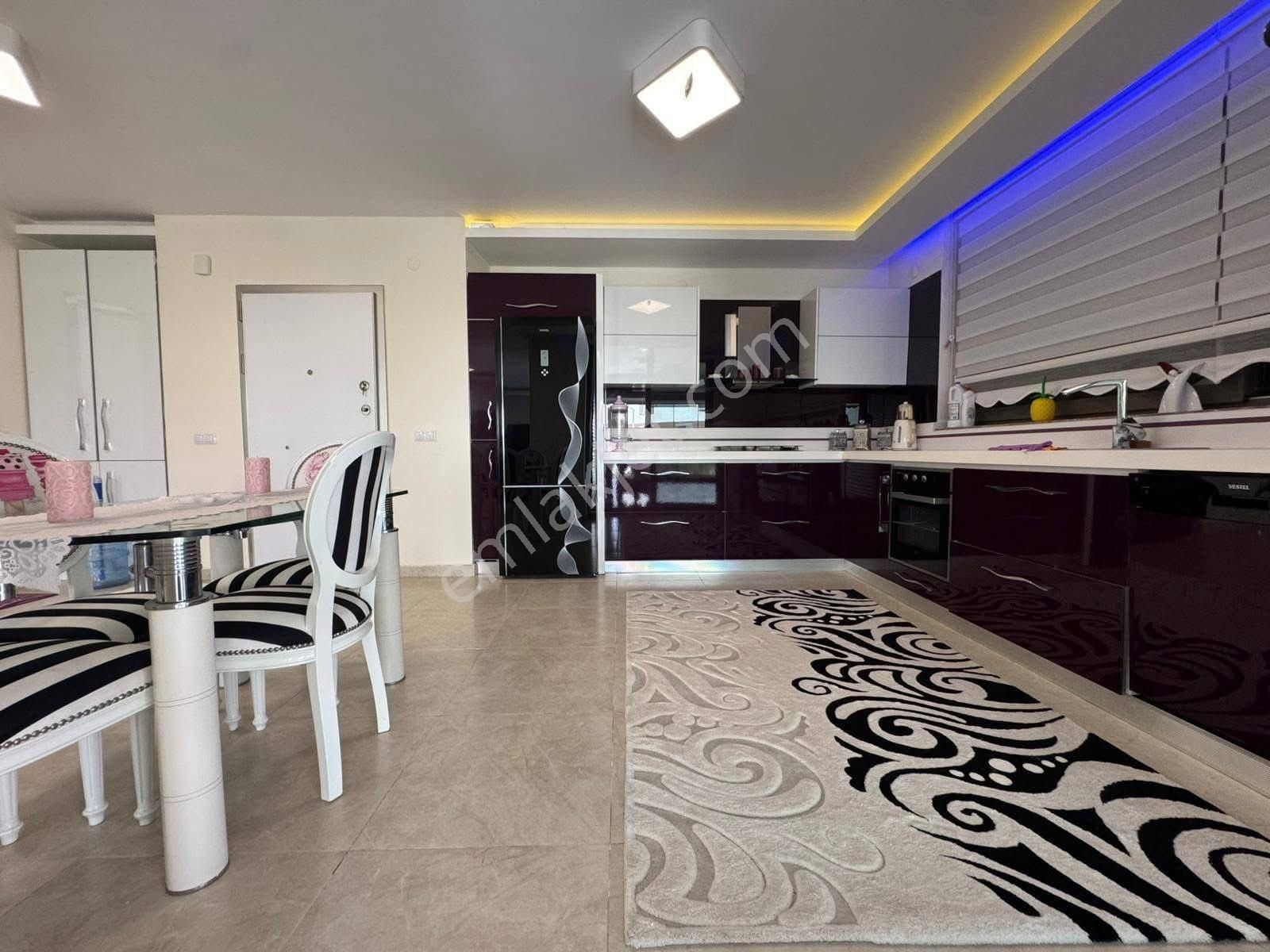 Kuşadası Karaova Da Havuzlu Site İçerisinde 3+1 Villa - Görsel 9