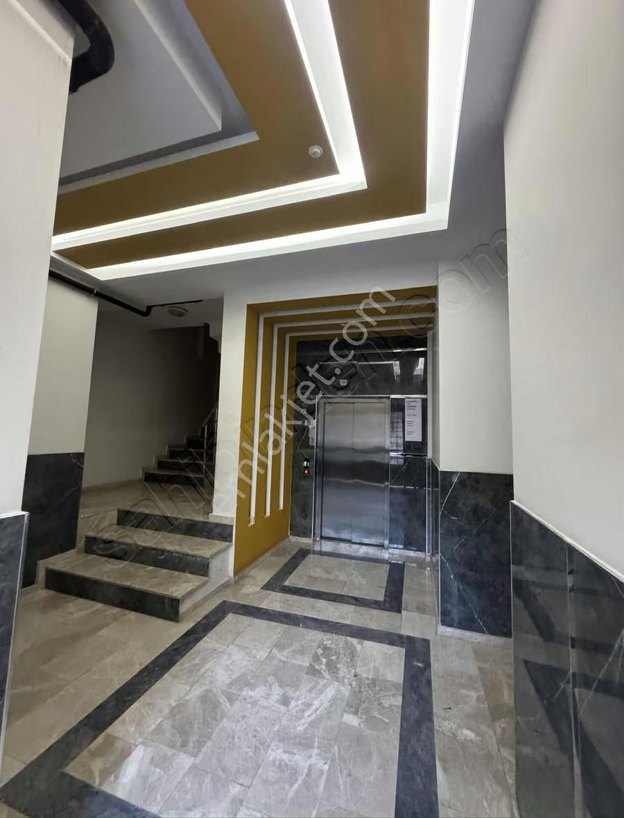 Bayraklı Cengizhan Mahallesi Westpark Yakını 2+1 Satılık Daire - Görsel 3