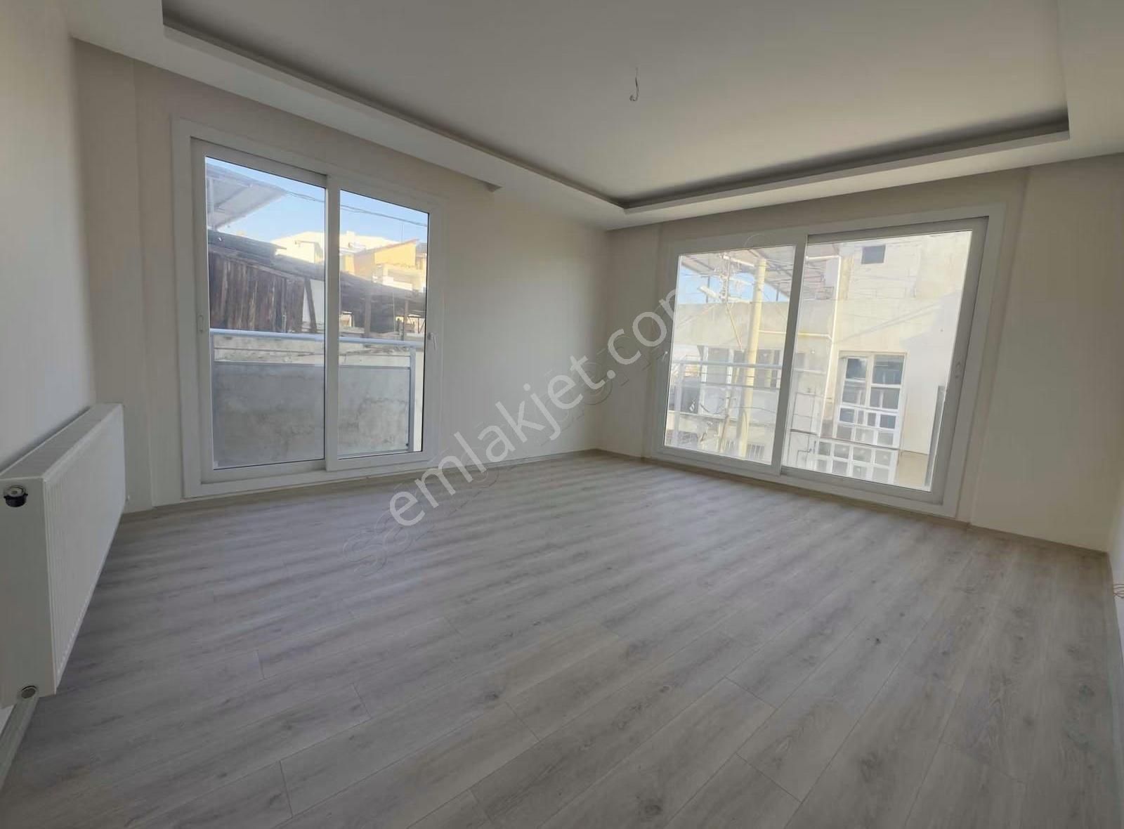 Bayraklı Cengizhan'da 2+1 Kapalı Mutfak Doğalgazlı Satılık Daire