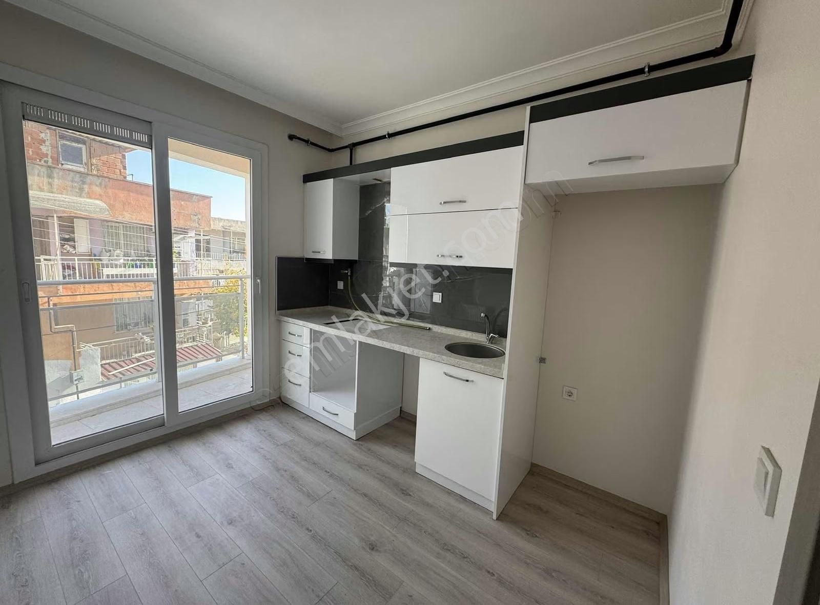 Bayraklı Cengizhan'da 2+1 Kapalı Mutfak Doğalgazlı Satılık Daire - Görsel 5