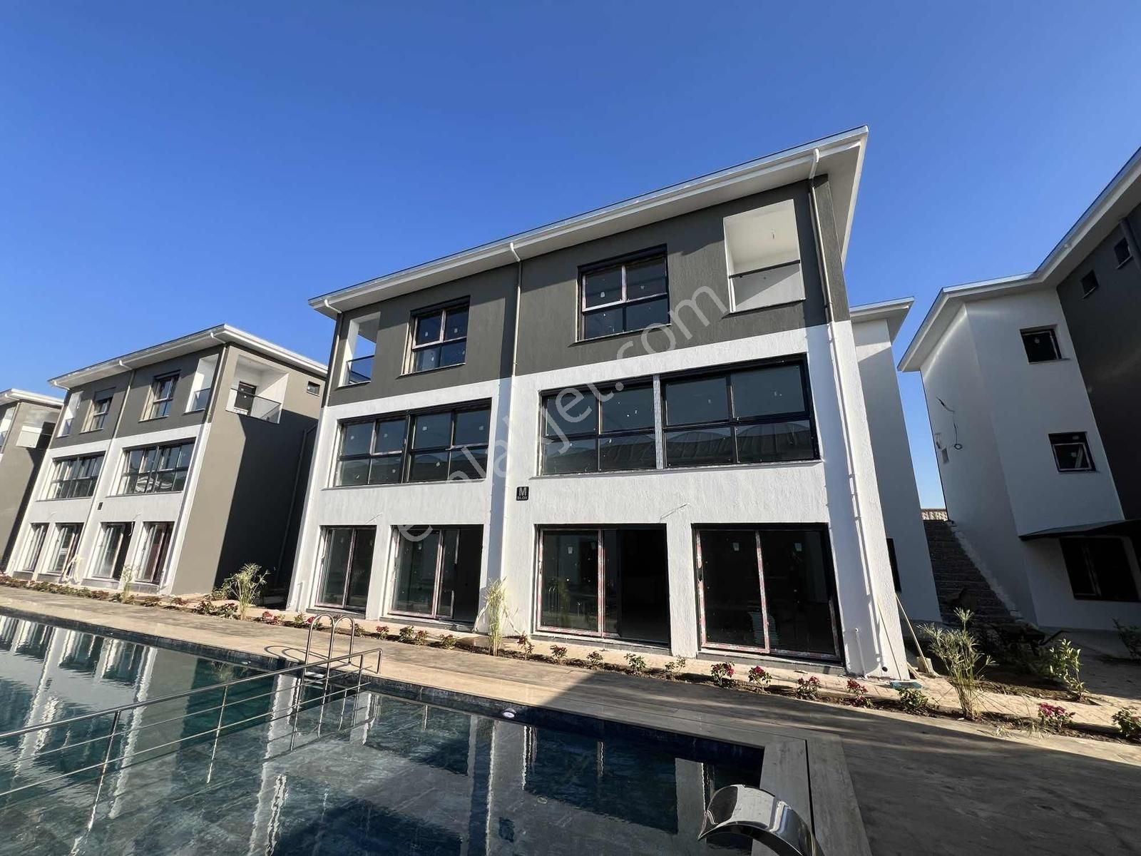 Havuz Cepheli Modern Yaşam Fırsatı - Görsel 3