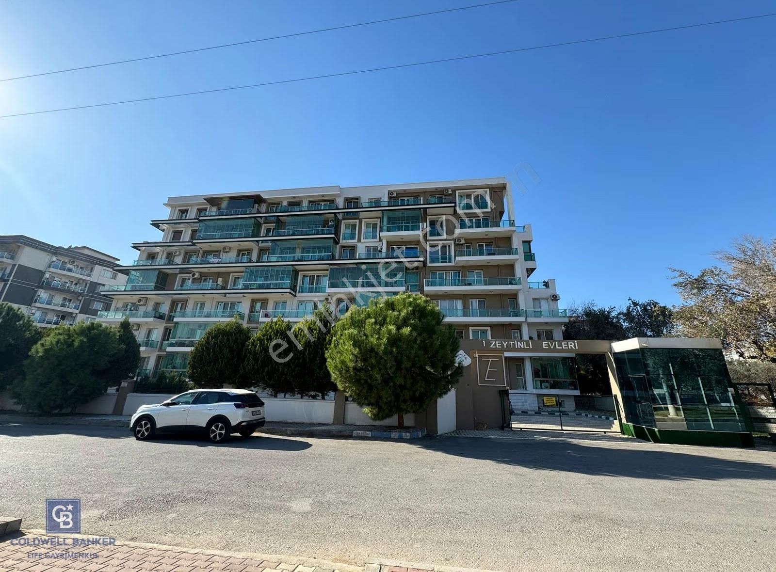 Çiğli Havuzlu Sitede Eşyalı Büyük 1+1 Kiralık Daire - Görsel 15