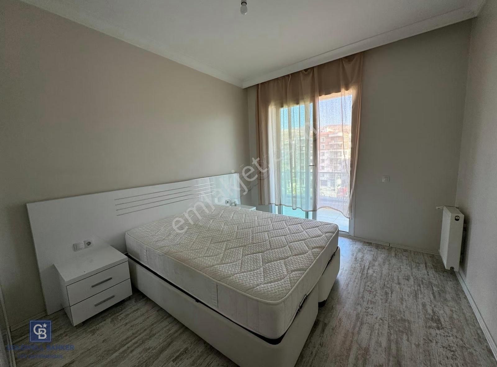 Çiğli Havuzlu Sitede Eşyalı Büyük 1+1 Kiralık Daire - Görsel 11