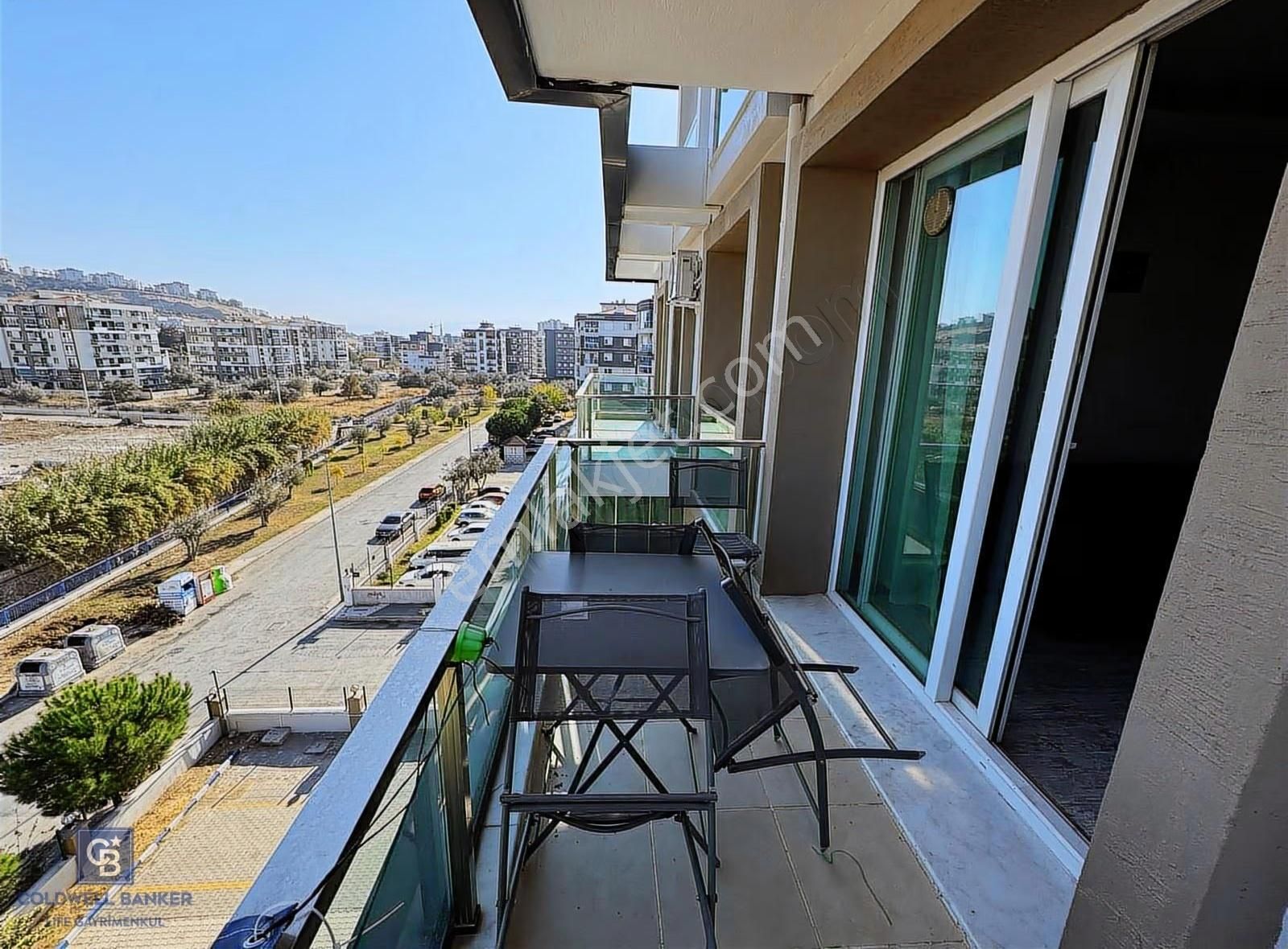 Çiğli Havuzlu Sitede Eşyalı Büyük 1+1 Kiralık Daire - Görsel 16