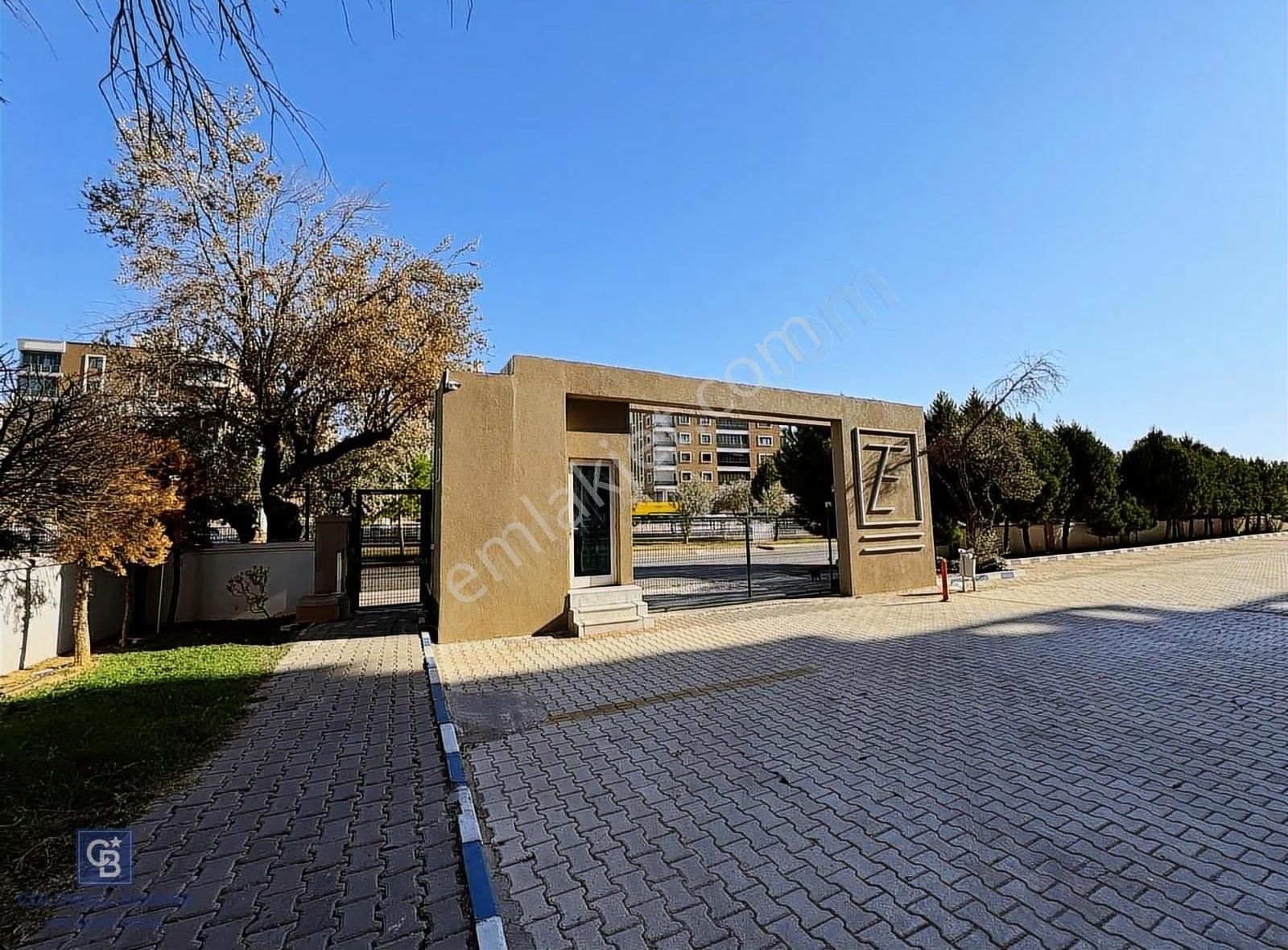 Çiğli Havuzlu Sitede Eşyalı Büyük 1+1 Kiralık Daire - Görsel 17